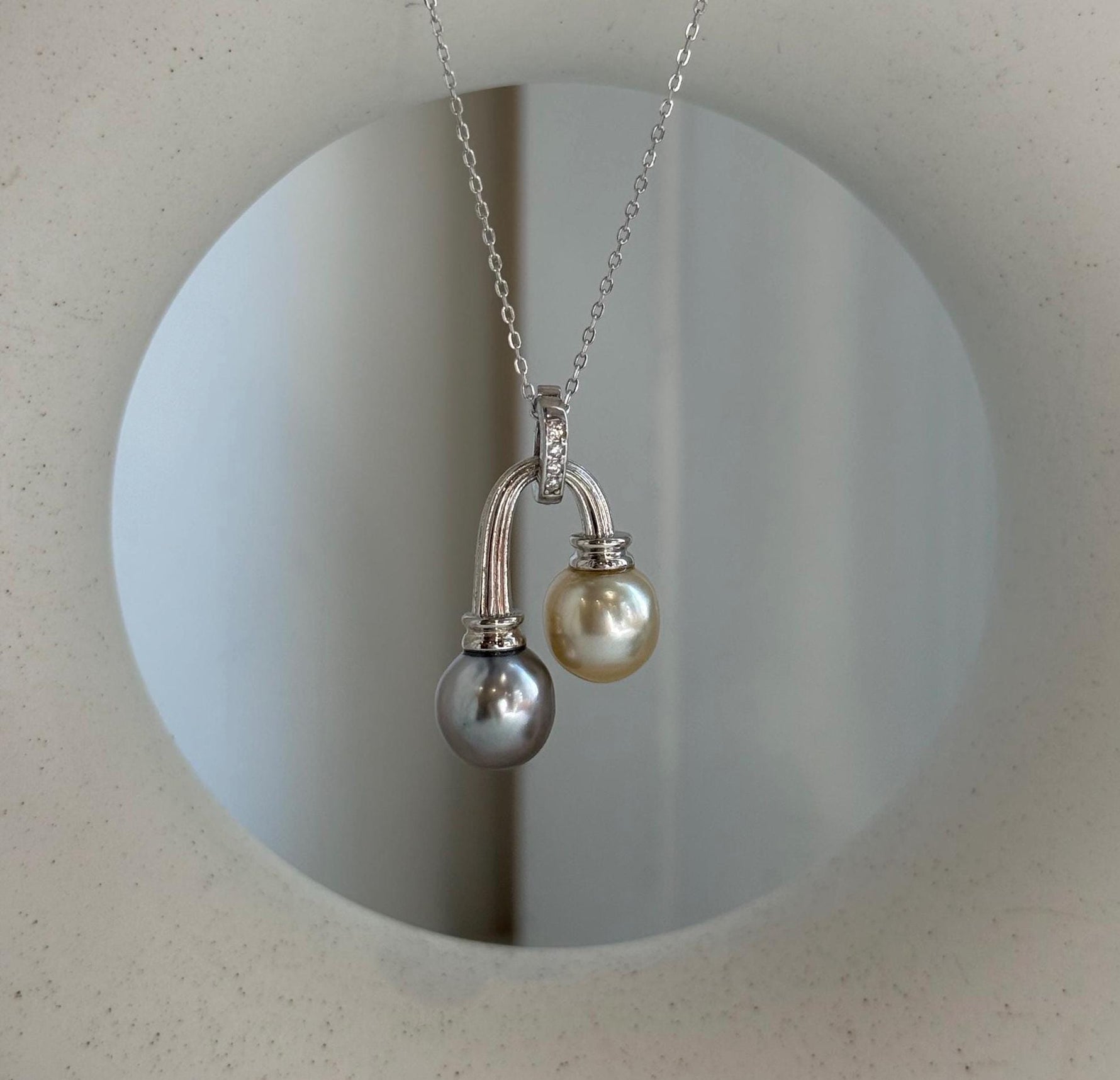 Elly’s 9.4-9.6mm South sea golden Tahitian ocean pearls Pendant: Extreme luster mirrored, S925 Silver cool pendant.