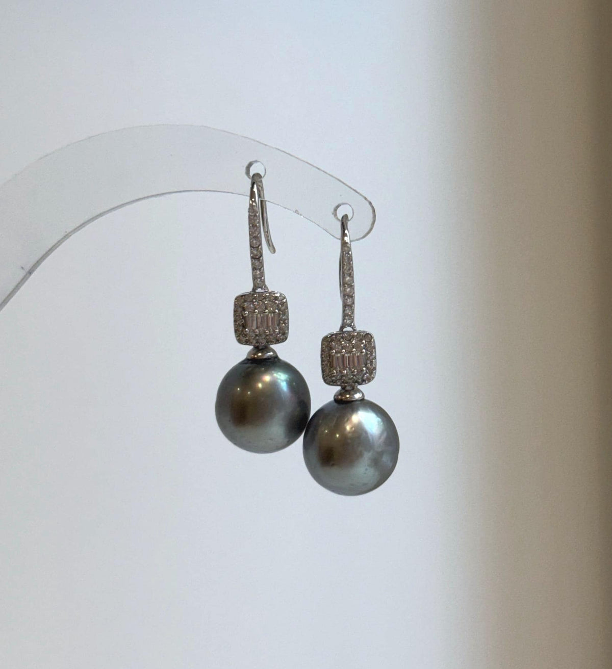 Elly’s 11.1mm Tahitian Platinum ocean Pearls Earrings hooks: Extreme luster Mirrored, 3.1cm high, S925 silver cool fancy earrings.