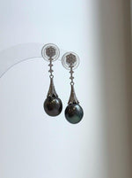 Elly’s 10mm Tahitian Peacock green hunter ocean Pearls Cool Earrings: Extreme luster Mirrored, 3.7cm high, S925 silver earrings.