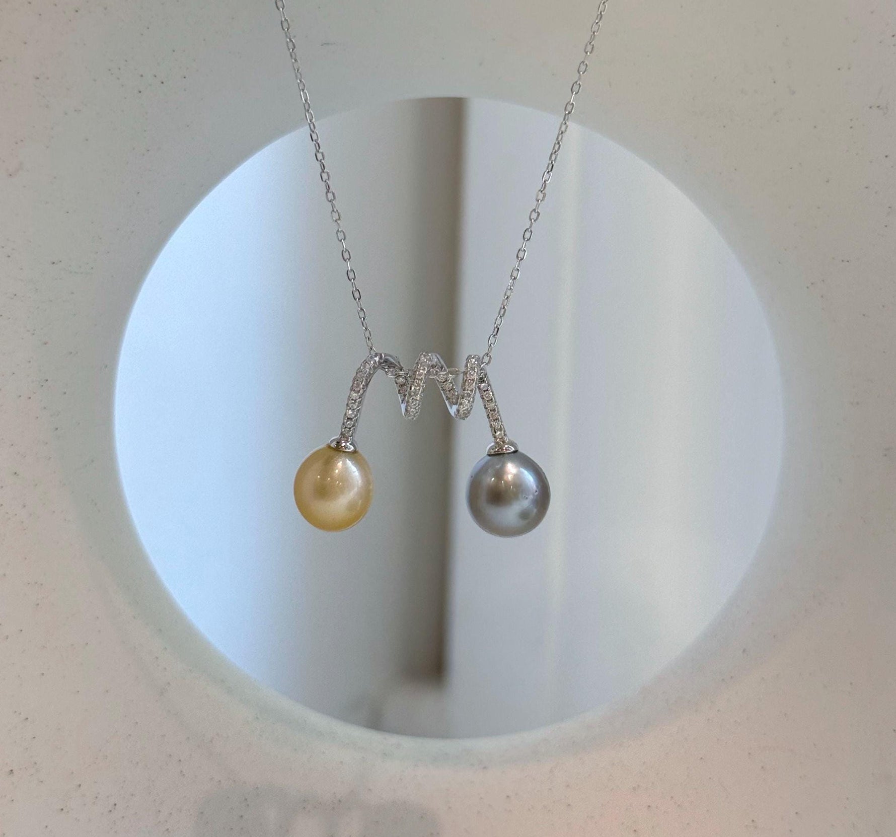 Elly’s 8.5-9mm South sea golden Tahitian ocean Pearls pendant: Extreme luster mirrored, S925 silver minimalist pendant, 2.7x2cm.