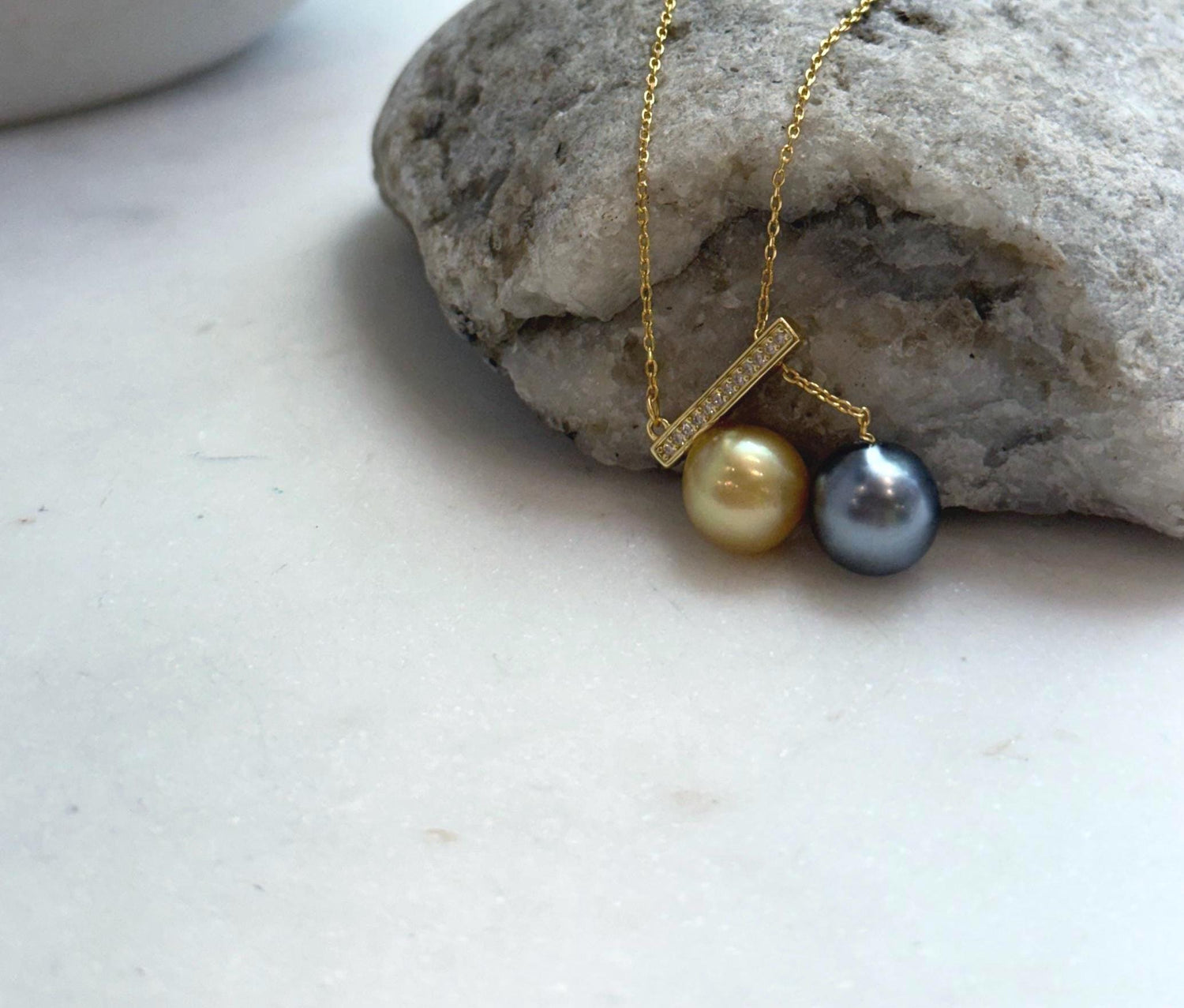 Elly’s Double 9.3-9.7mm South sea golden Tahitian ocean Pearls pendants chain set: Extreme luster, S925 silver chain set, 1.5cm wide.