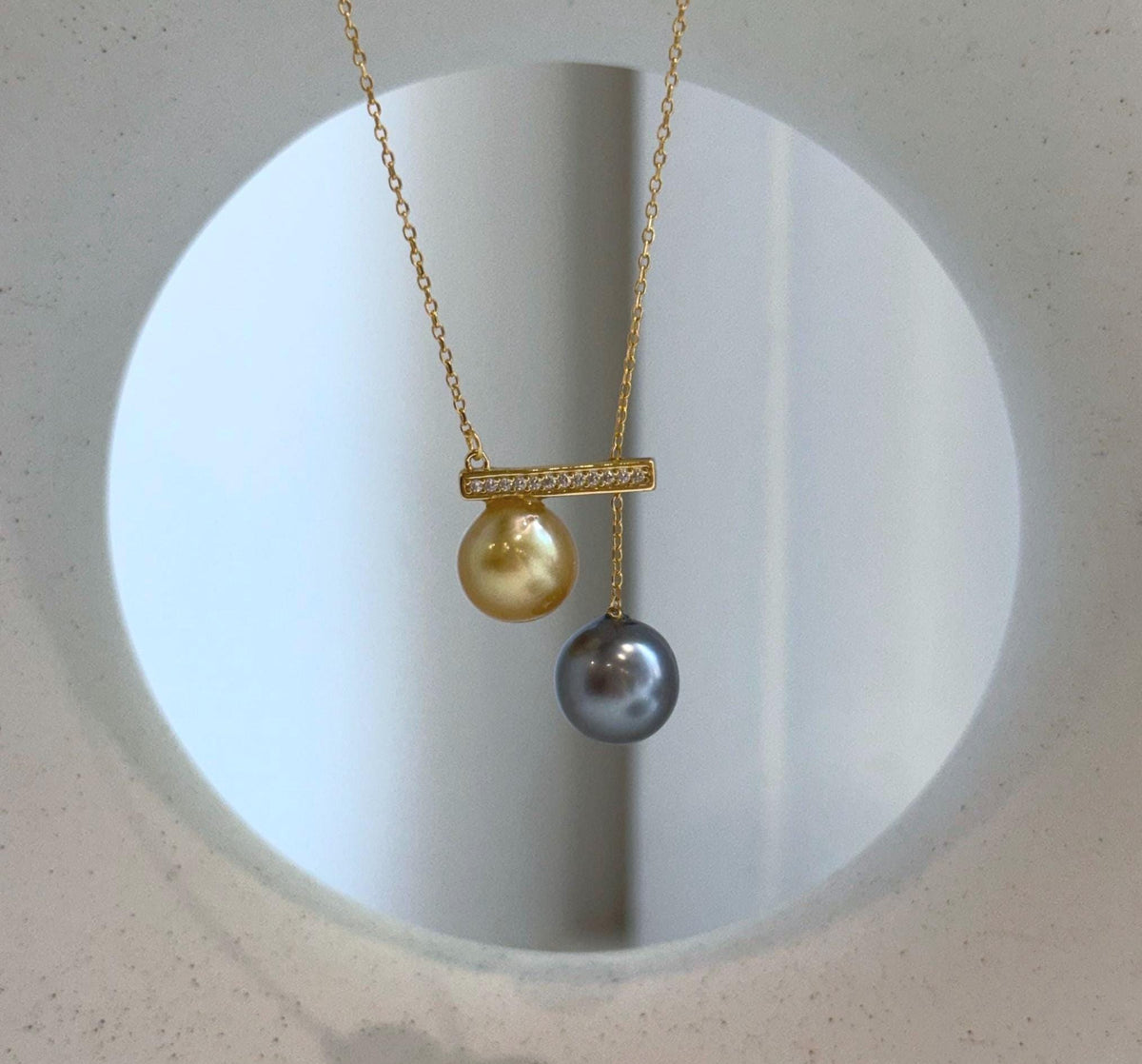 Elly’s Double 9.3-9.7mm South sea golden Tahitian ocean Pearls pendants chain set: Extreme luster, S925 silver chain set, 1.5cm wide.