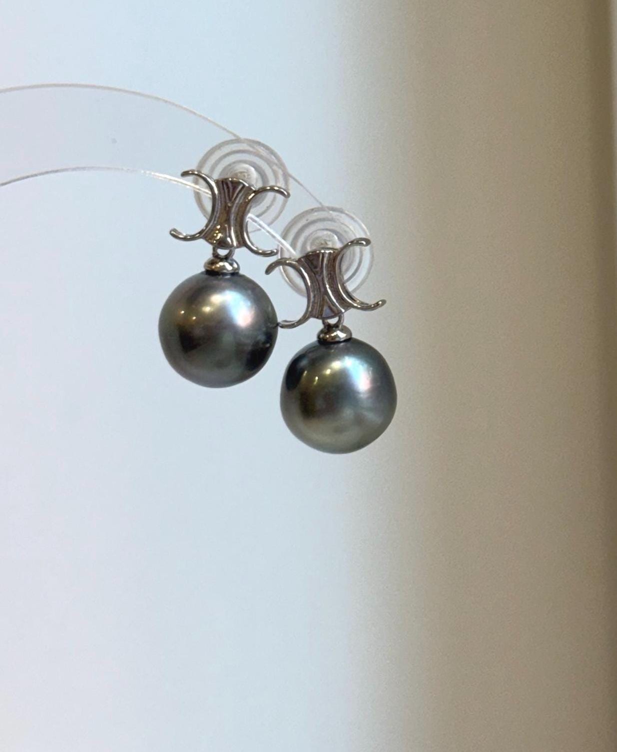 Elly’s 11.7mm Tahitian Platinum ocean Pearls Earrings: Extreme luster Mirrored, 2cm high, S925 silver cool fancy earrings.