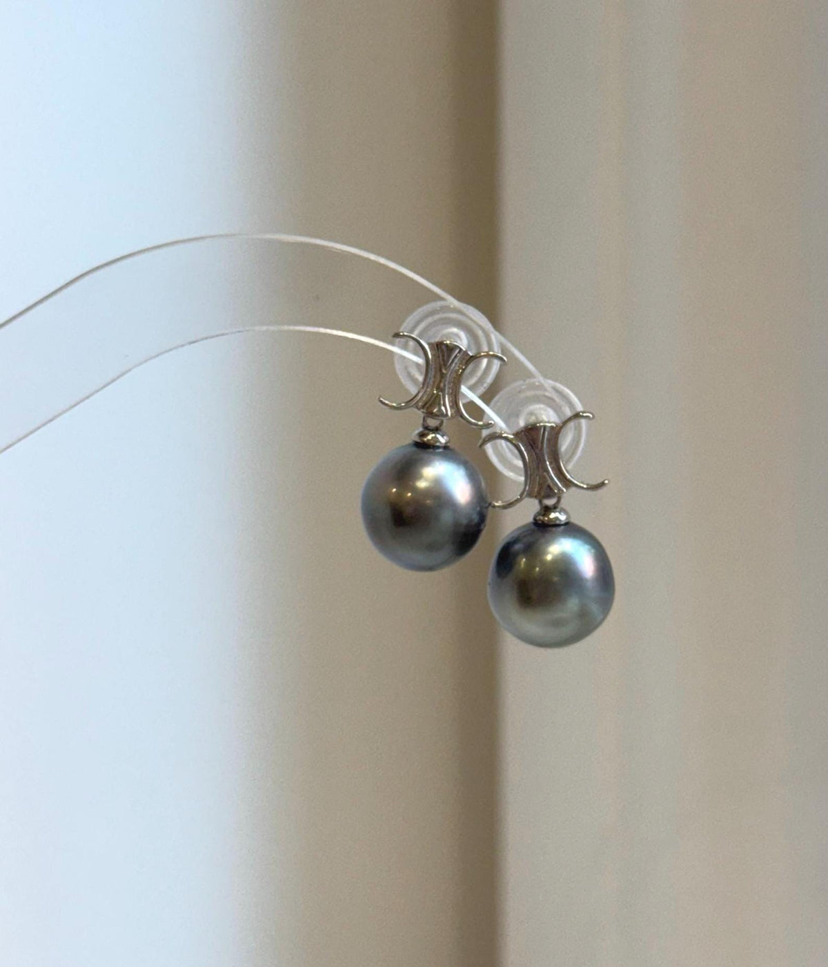 Elly’s 11.7mm Tahitian Platinum ocean Pearls Earrings: Extreme luster Mirrored, 2cm high, S925 silver cool fancy earrings.