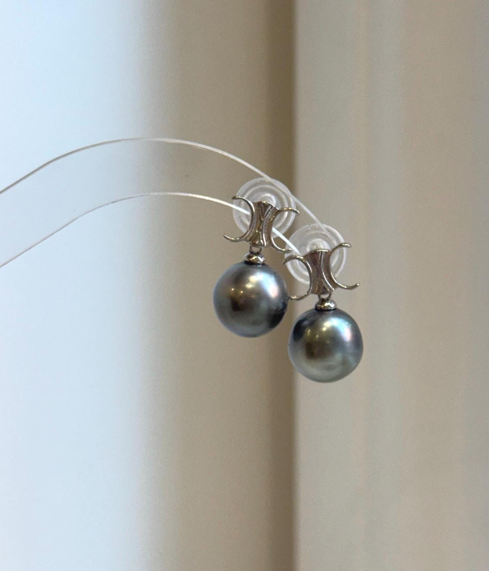 Elly’s 11.7mm Tahitian Platinum ocean Pearls Earrings: Extreme luster Mirrored, 2cm high, S925 silver cool fancy earrings.