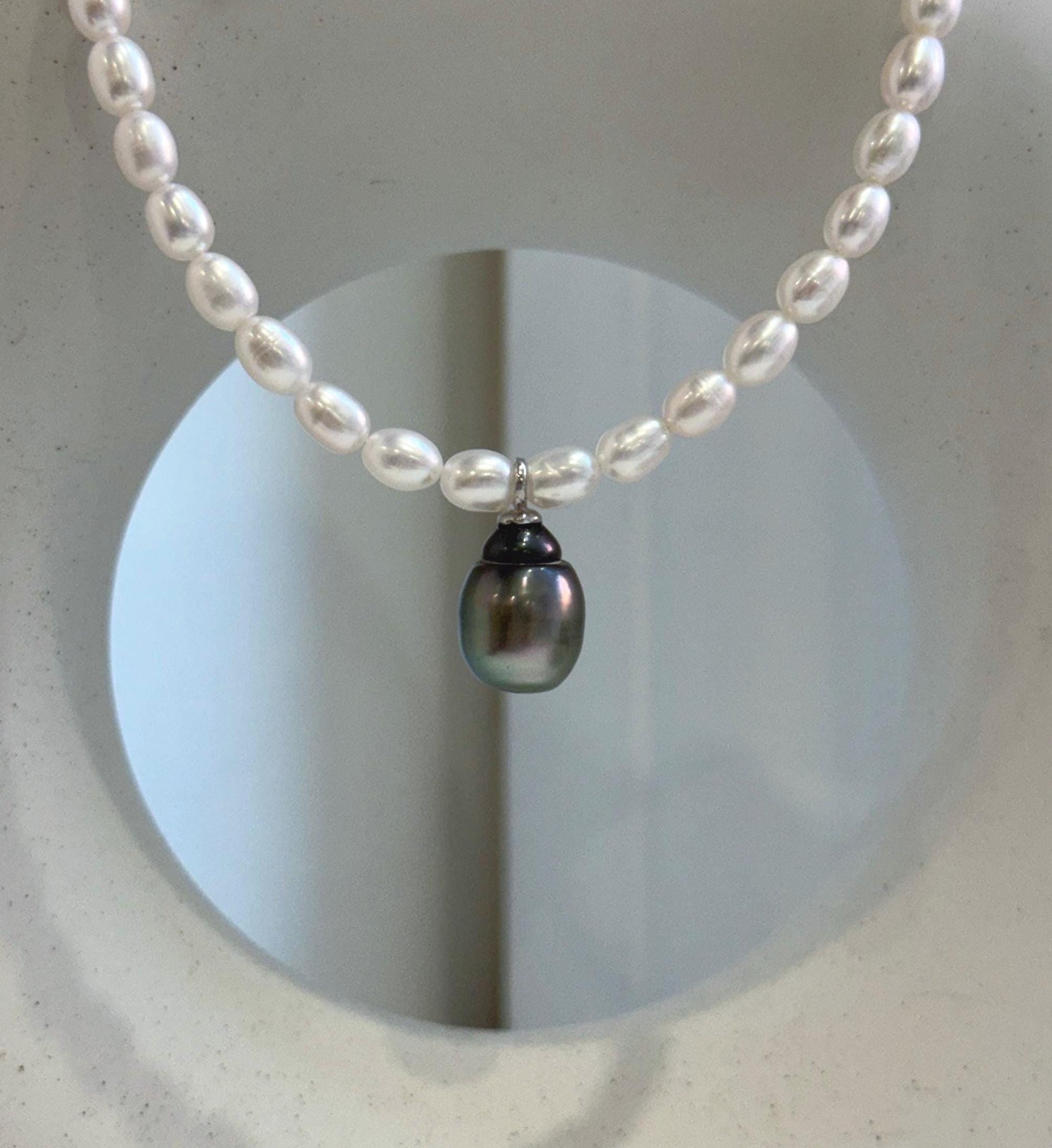 Elly’s 10.7mm Tahitian Peacock green ocean Freshwater white Pearls Necklace: extreme luster, S925 silver necklace. To 18.1”.
