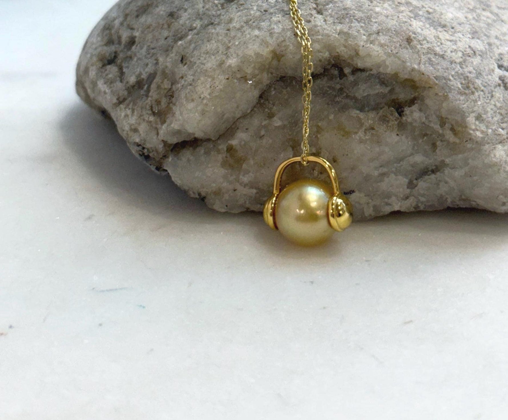 Elly’s 10mm South Sea deep Gold ocean Pearl pendant: Extreme luster mirrored, S925 silver Headphone pendant, 1.4x1.3cm.