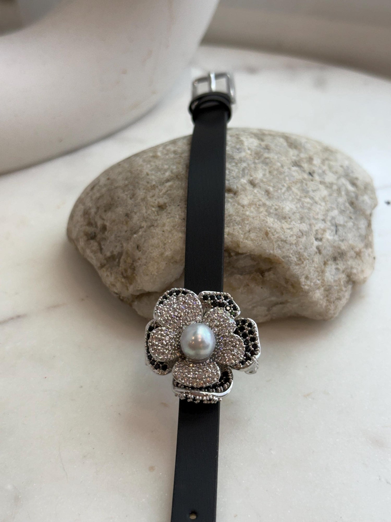 Elly’s Akoya Ocean Pearl Genius Leather Strap Bracelet brooch 2in1: 8.6mm, extreme luster mirrored, for 5.7”- 7.3” wrist