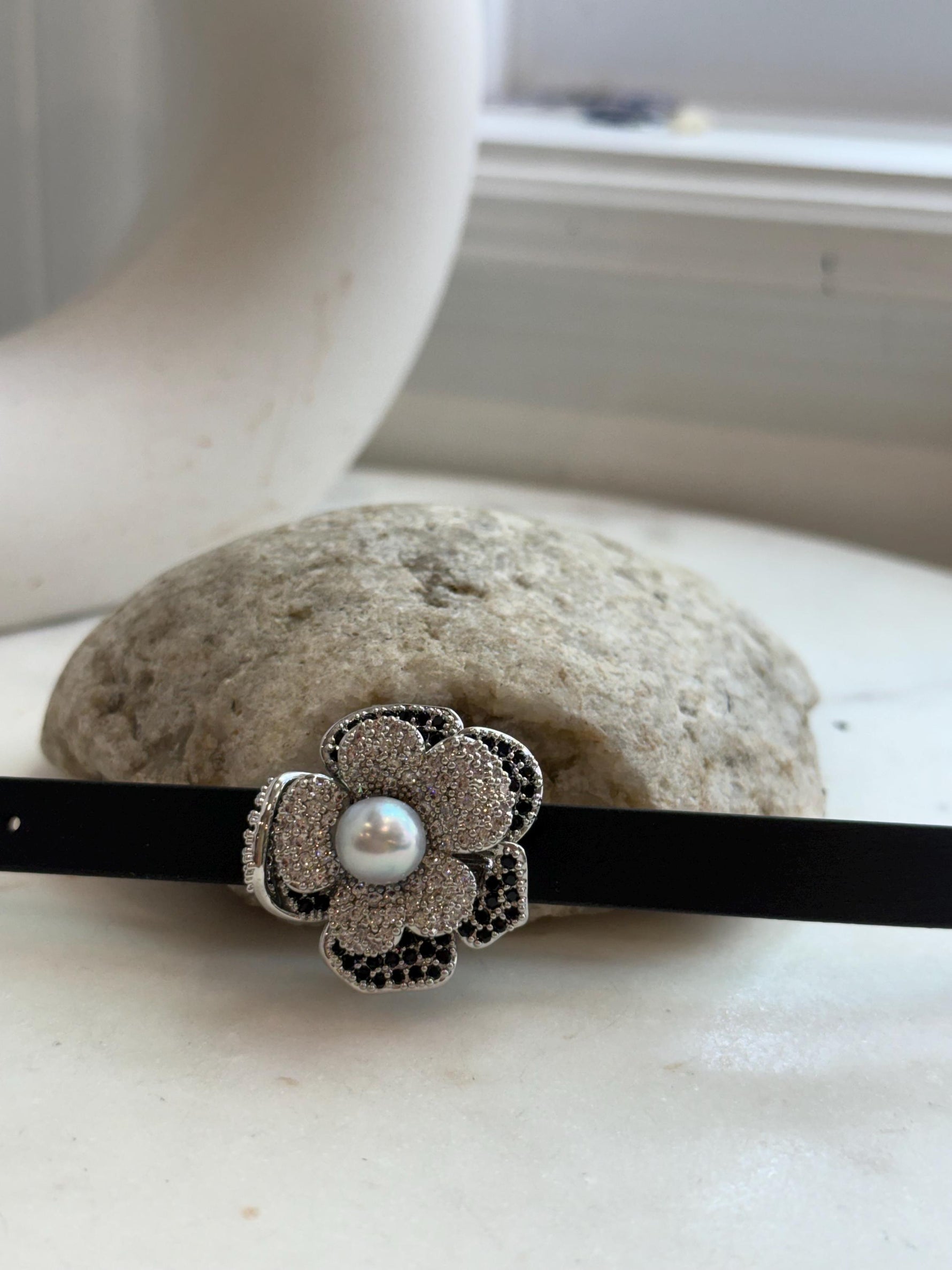 Elly’s Akoya Ocean Pearl Genius Leather Strap Bracelet brooch 2in1: 8.6mm, extreme luster mirrored, for 5.7”- 7.3” wrist