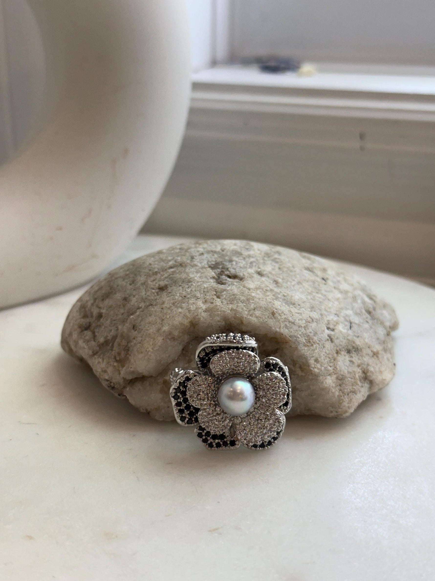 Elly’s Akoya Ocean Pearl Genius Leather Strap Bracelet brooch 2in1: 8.6mm, extreme luster mirrored, for 5.7”- 7.3” wrist