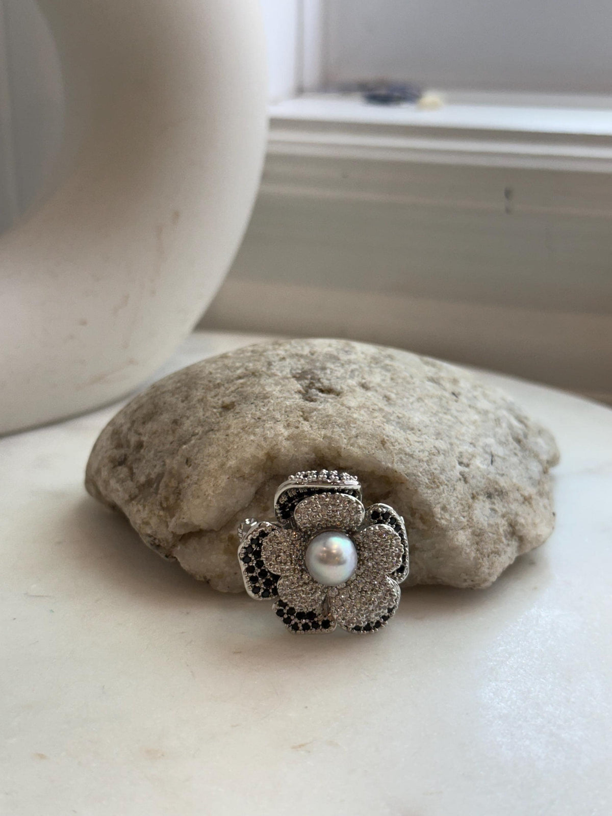 Elly’s Akoya Ocean Pearl Genius Leather Strap Bracelet brooch 2in1: 8.6mm, extreme luster mirrored, for 5.7”- 7.3” wrist