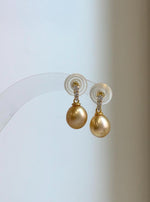 Elly’s 8.9mm Genius South sea deep golden ocean Pearls Earrings: Extreme luster mirrored, 1.8cm high, S925 silver earrings.