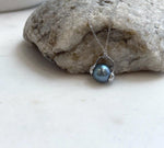 Elly’s 9.5mm Tahitian platinum blue ocean Pearl pendant: Extreme luster mirrored, S925 silver Headphone pendant, 1.3x1.3cm.