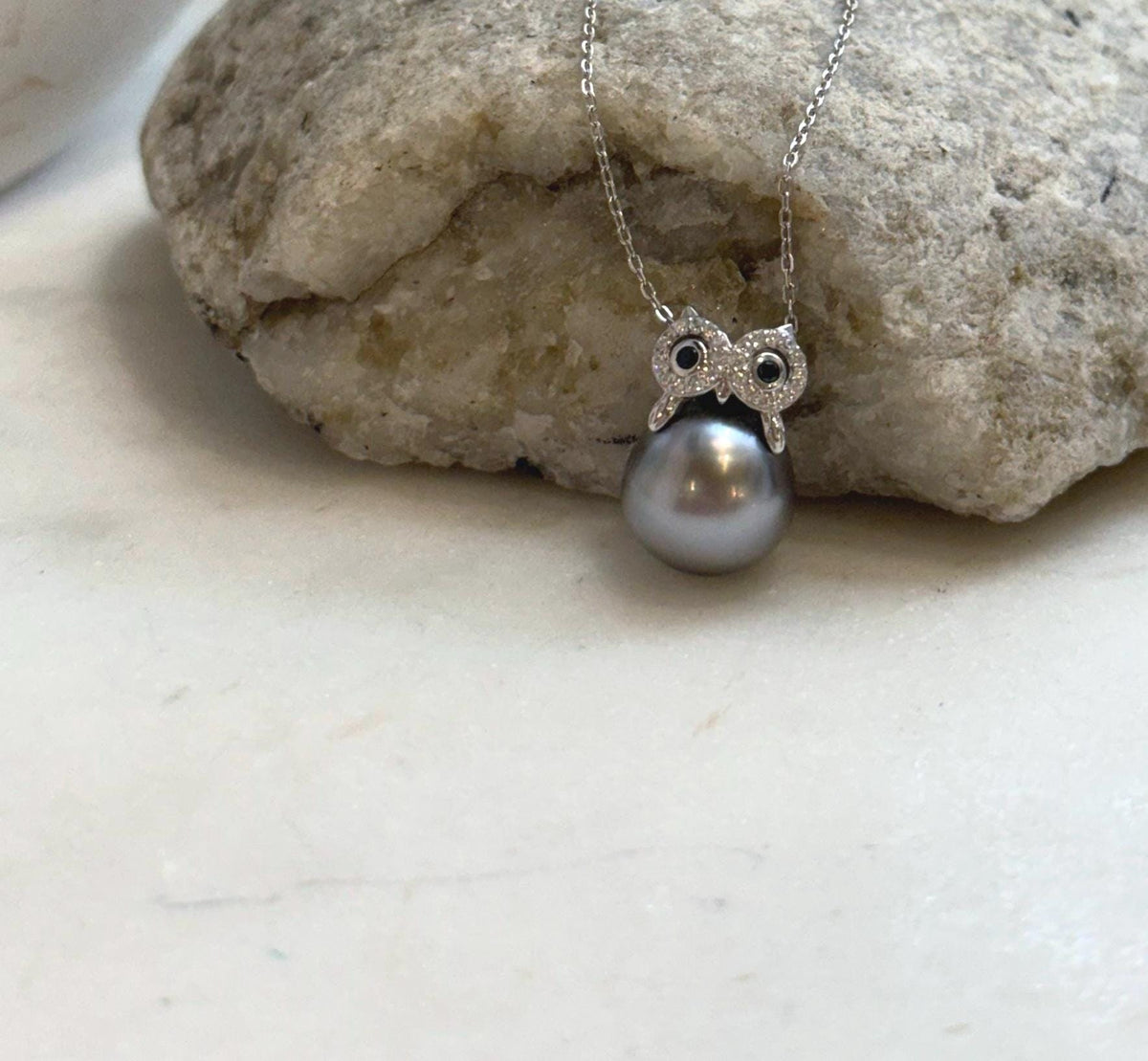Elly’s 11.7mm Tahitian Platinum ocean Owl pendant: Extreme luster mirrored, S925 silver pendant.
