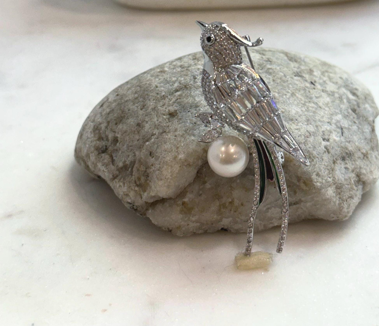 Elly’s Edison white Pearl Bird Brooch Pendant 2in1: Extreme luster mirrored, 11.2mm, 3x6.5cm