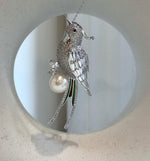 Elly’s Edison white Pearl Bird Brooch Pendant 2in1: Extreme luster mirrored, 11.2mm, 3x6.5cm
