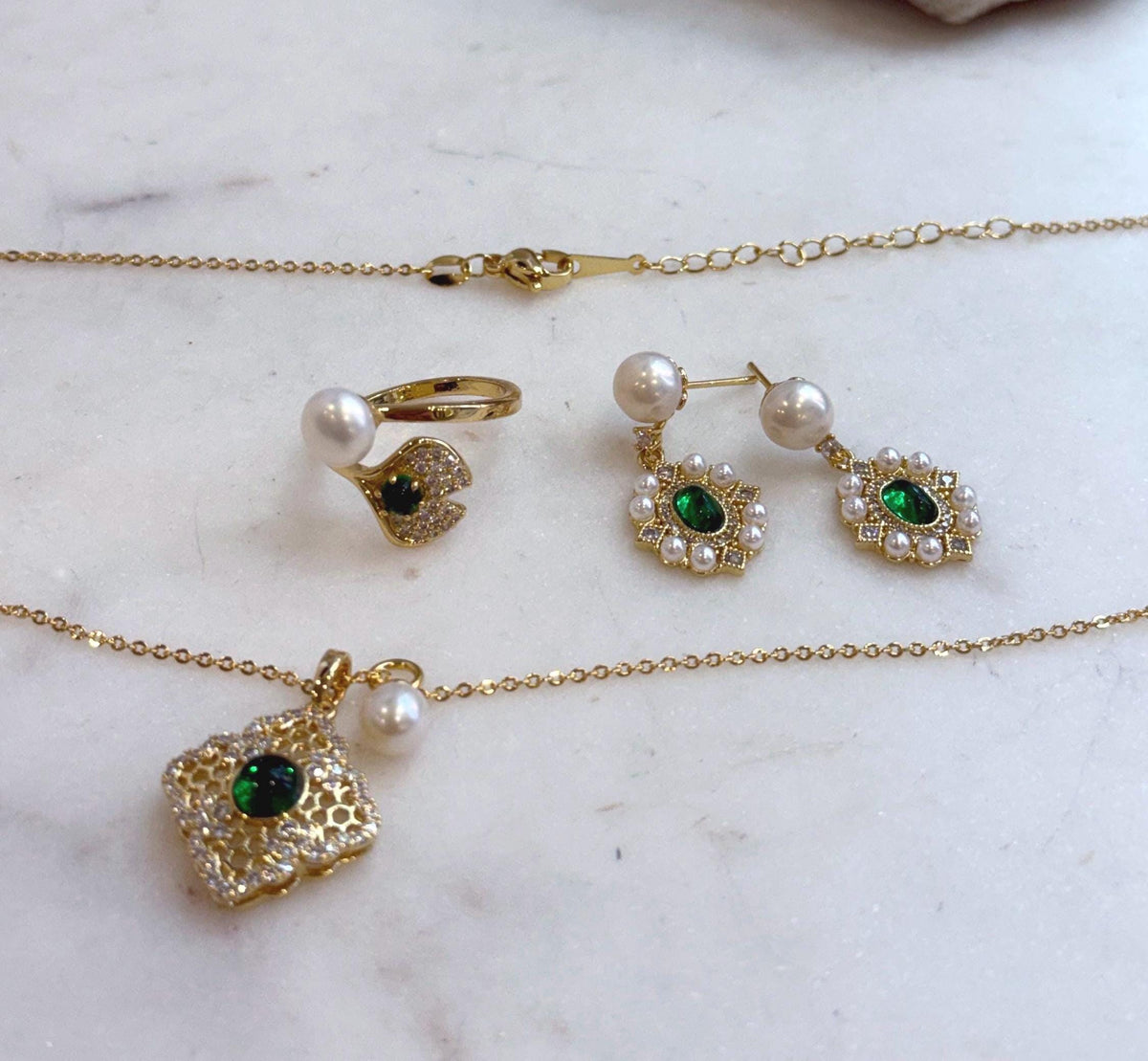 Elly’s Set of Pendant earrings ring, natural Freshwater pearls, vintage necklace set.