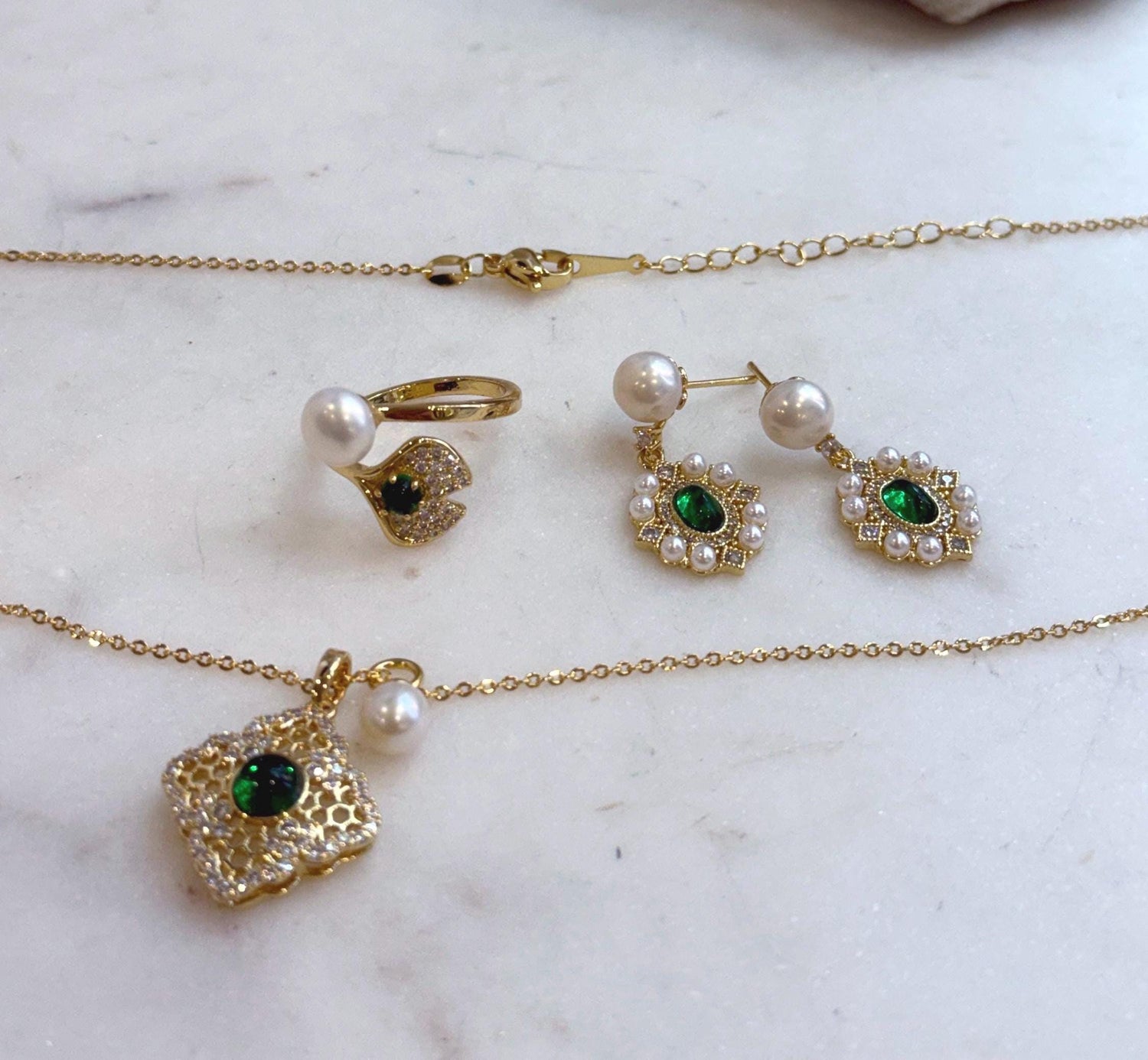 Elly’s Set of Pendant earrings ring, natural Freshwater pearls, vintage necklace set.