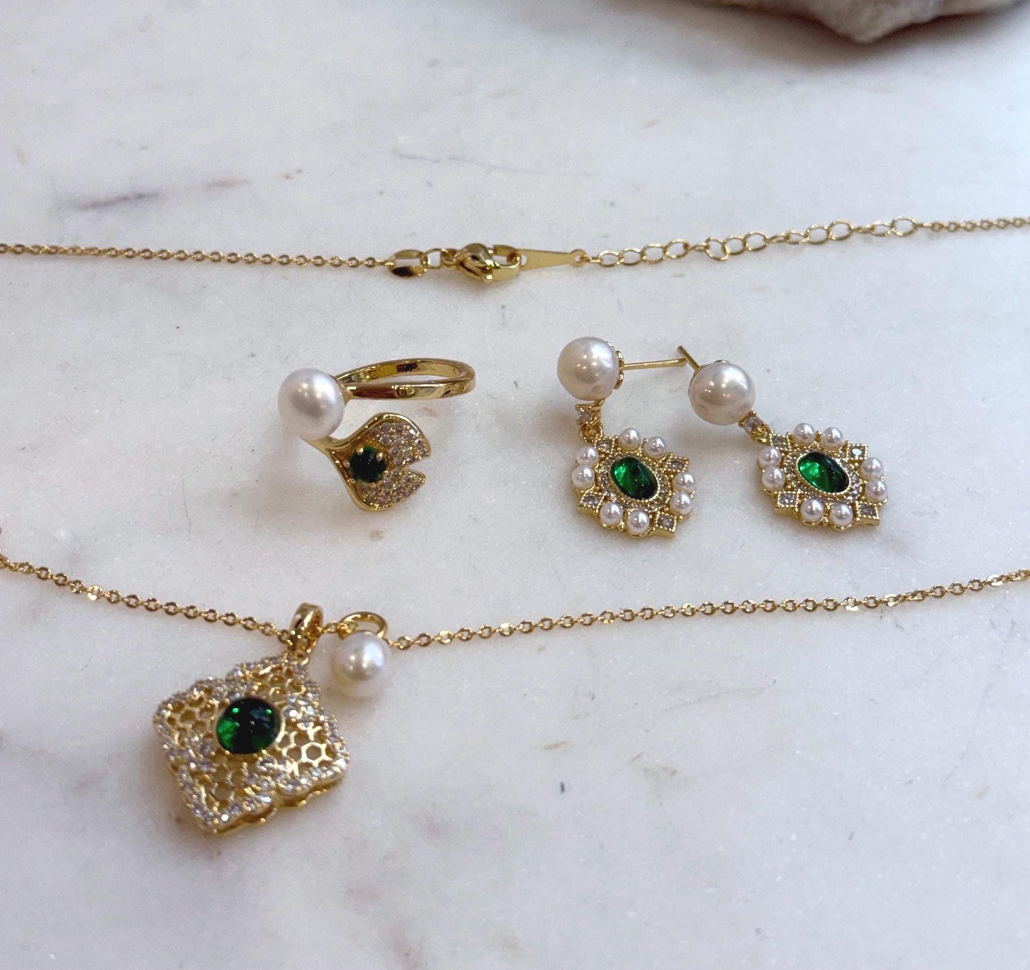 Elly’s Set of Pendant earrings ring, natural Freshwater pearls, vintage necklace set.