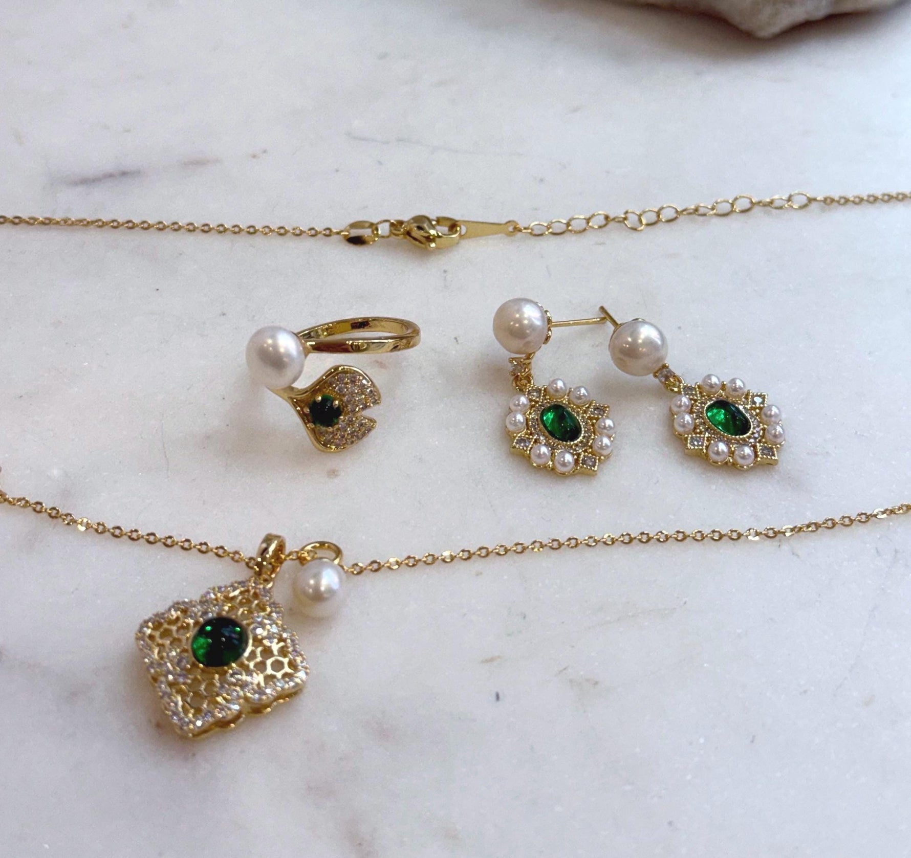 Elly’s Set of Pendant earrings ring, natural Freshwater pearls, vintage necklace set.