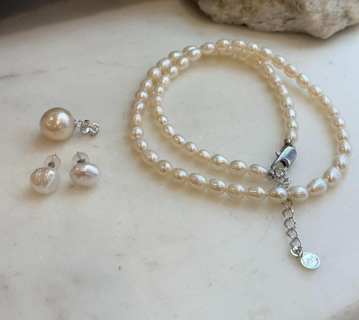 Elly’s Set of 3, pearls Necklace Pendant earrings, natural Freshwater pearls, vintage cool set.