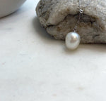 Elly’s 11.3x13.7mm South Sea White ocean pearl cool Pendant Y-Lariat Necklace Set: Extreme luster mirrored, light Gold. To 19.1“