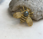 Elly’s Tahitian platinum Ocean Pearl Bee Brooch pendant 2in1: Extreme luster mirrored, 9.3mm, 4x3fcm, No chain.