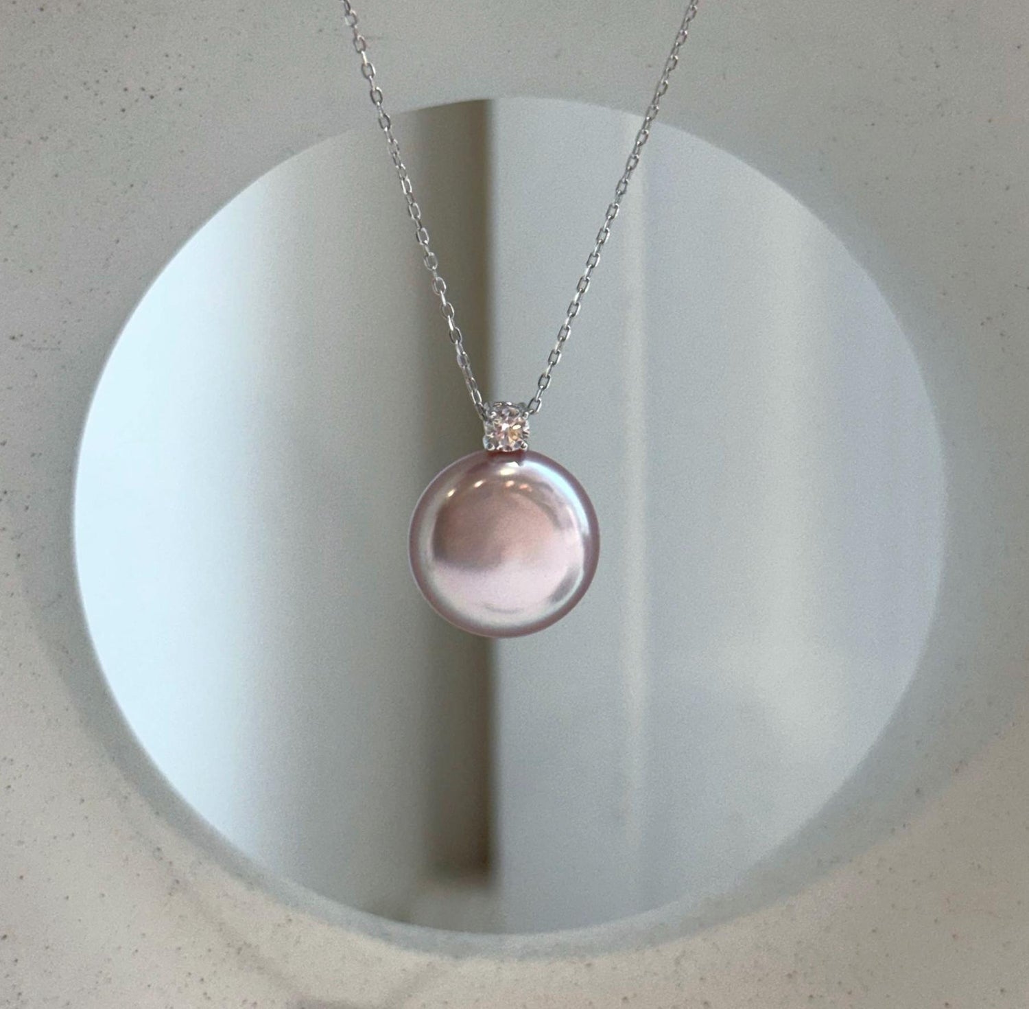 Elly’s Set of Pendant earrings, natural Rose Freshwater button pearls, vintage set.