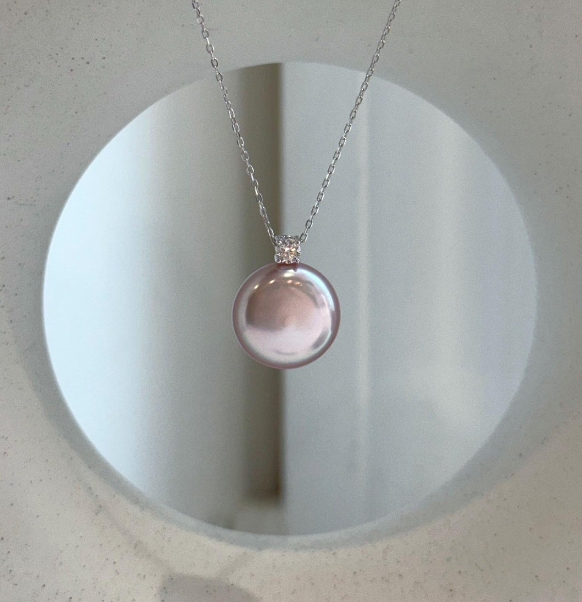 Elly’s Set of Pendant earrings, natural Rose Freshwater button pearls, vintage set.