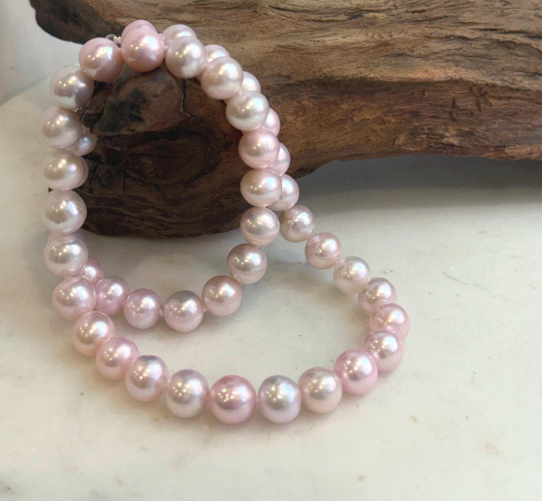 Luxury pale pink pearl necklace with genuine natural pearls
