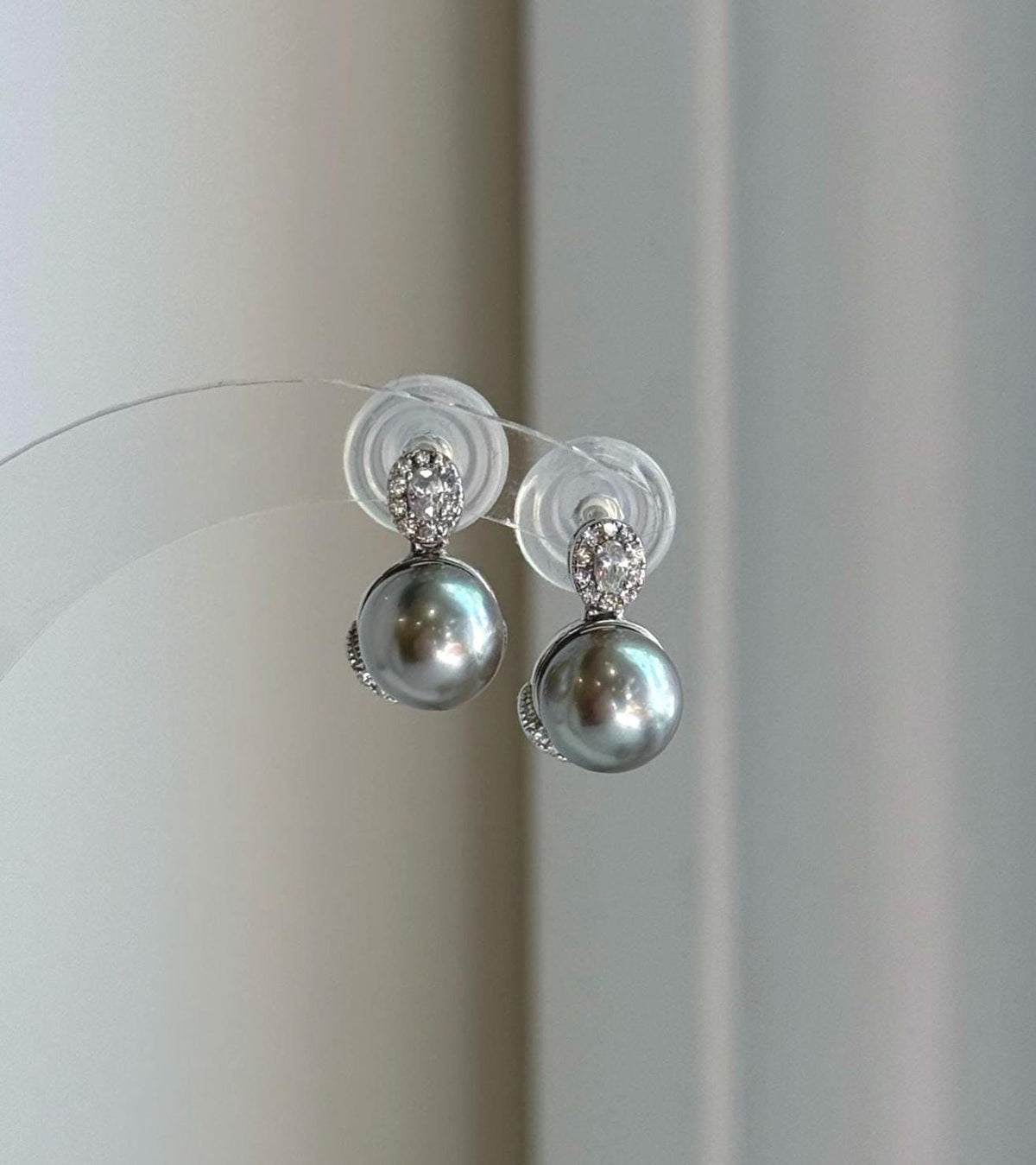 Elly’s 8.6mm Tahitian Silver Platinum ocean Pearls Earrings: Extreme luster Mirrored, 1.6cm high, S925 silver cool fancy earrings.