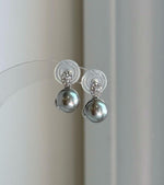 Elly’s 8.6mm Tahitian Silver Platinum ocean Pearls Earrings: Extreme luster Mirrored, 1.6cm high, S925 silver cool fancy earrings.