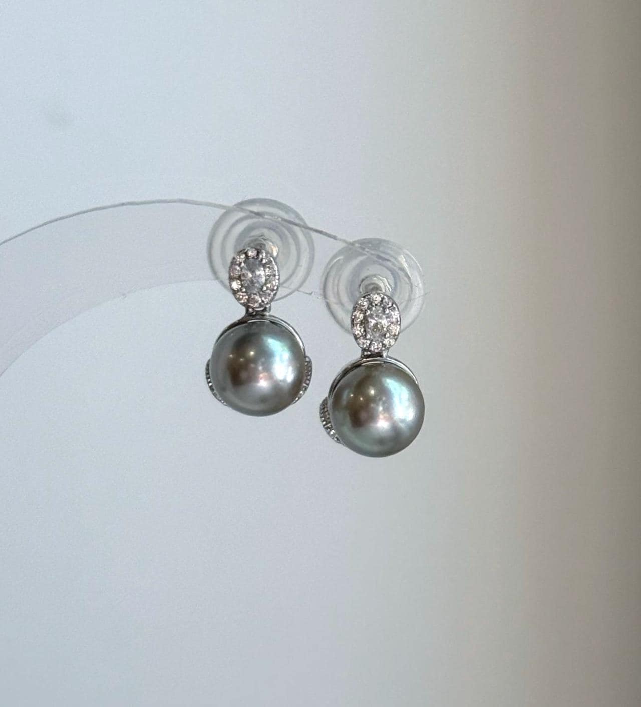 Elly’s 8.6mm Tahitian Silver Platinum ocean Pearls Earrings: Extreme luster Mirrored, 1.6cm high, S925 silver cool fancy earrings.