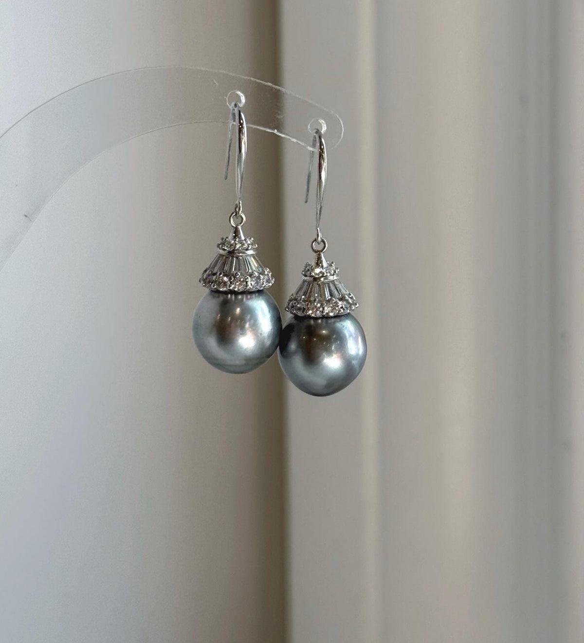 Elly’s 11.8mm Tahitian Silver Platinum ocean Pearls Earrings hooks: Extreme luster Mirrored, 3.6cm high, S925 silver cool fancy earrings.