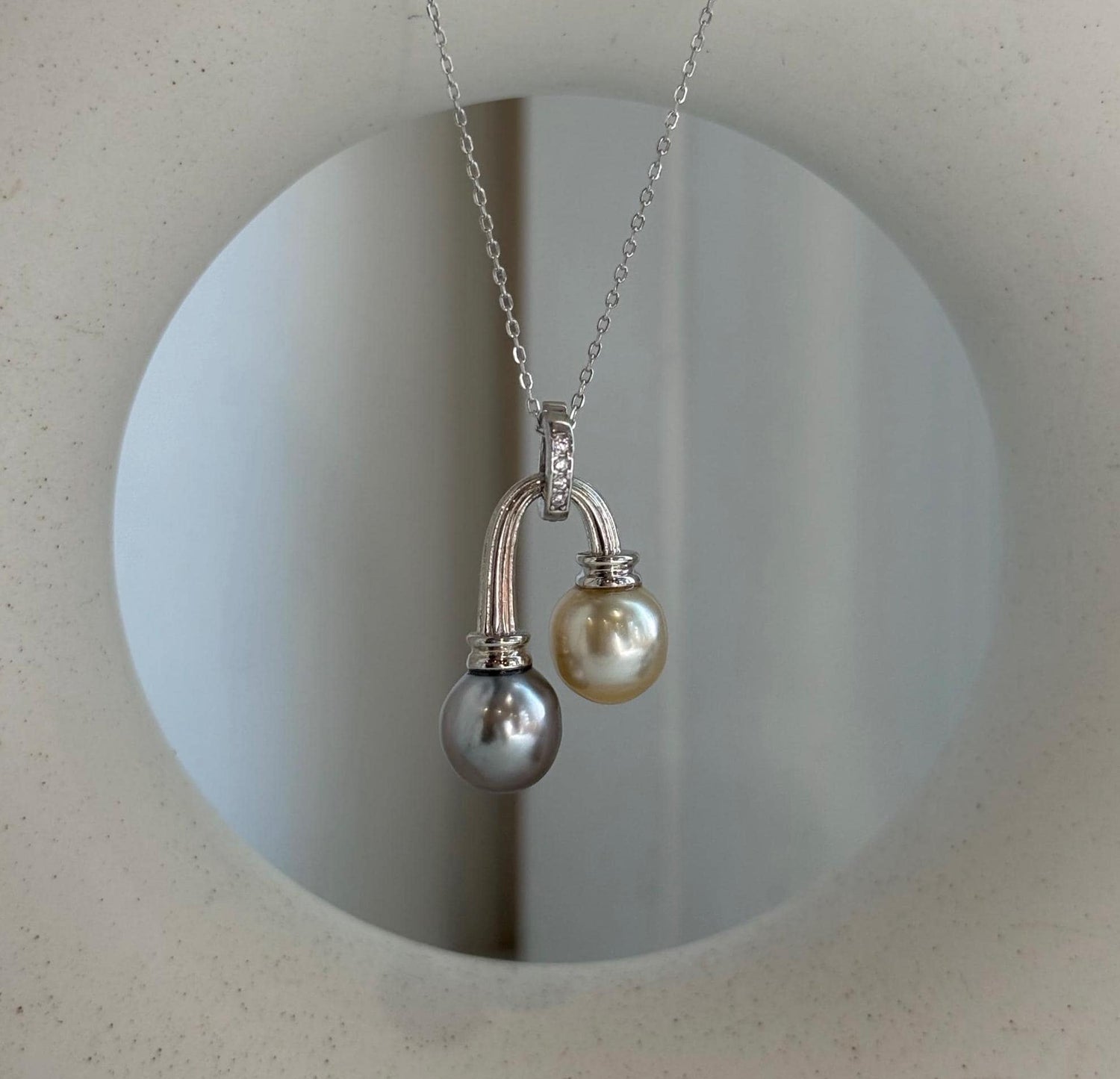 Elly’s 9.4-9.6mm South sea golden Tahitian ocean pearls Pendant: Extreme luster mirrored, S925 Silver cool pendant.