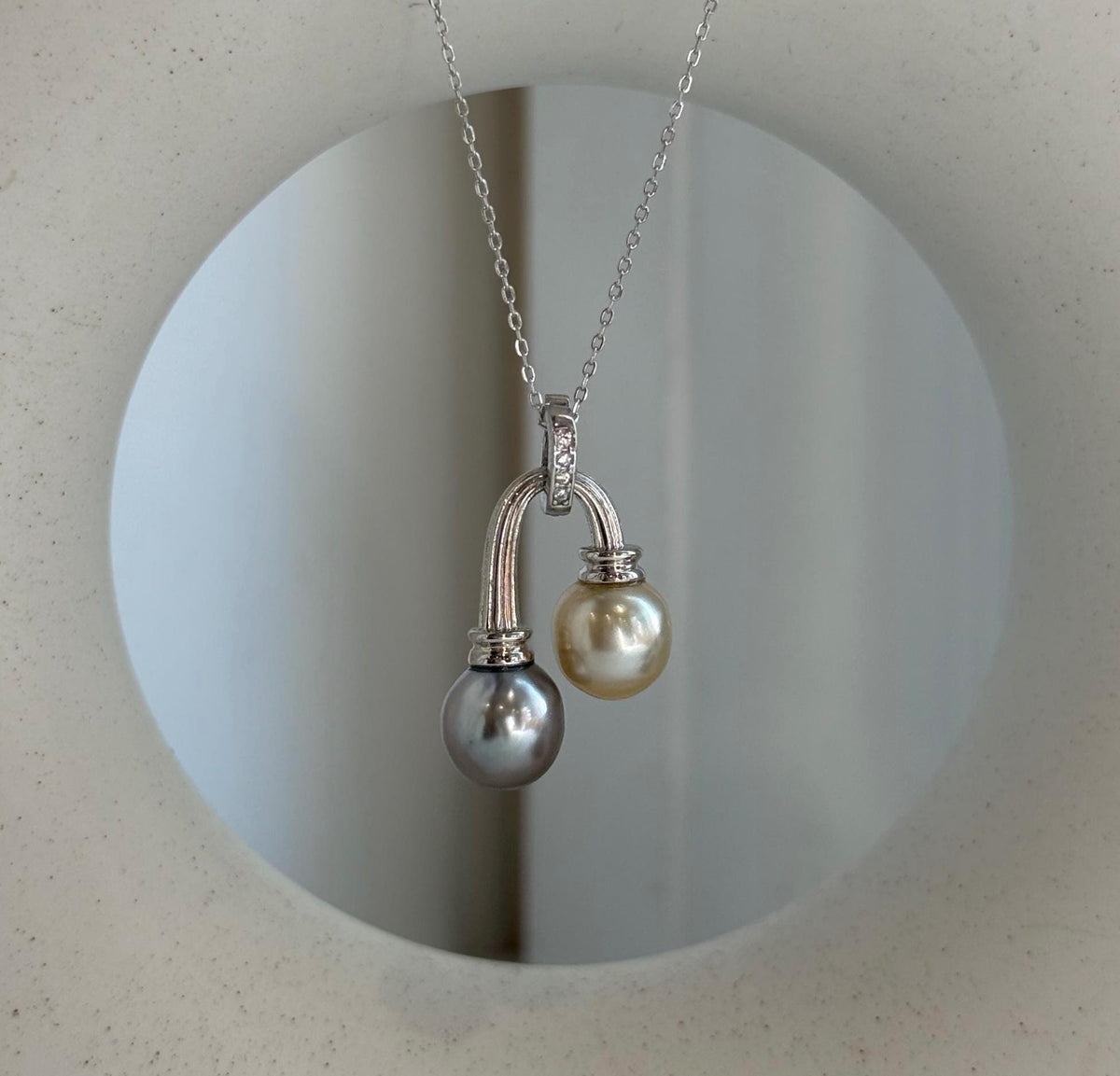 Elly’s 9.4-9.6mm South sea golden Tahitian ocean pearls Pendant: Extreme luster mirrored, S925 Silver cool pendant.