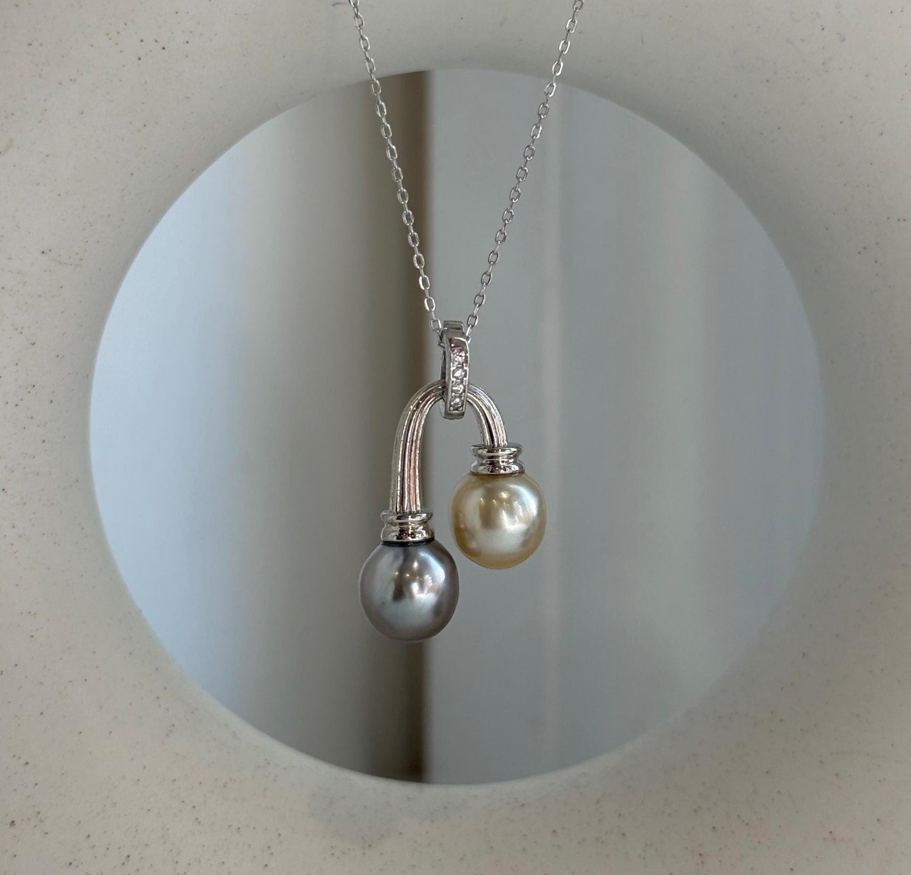 Elly’s 9.4-9.6mm South sea golden Tahitian ocean pearls Pendant: Extreme luster mirrored, S925 Silver cool pendant.