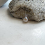 Elly’s 10.1mm Au750 18K Gold Genius Tahitian ivory taupe Ocean Pearl Pendant: Extreme luster mirrored, 1.5cm high, 18K real gold pendant.