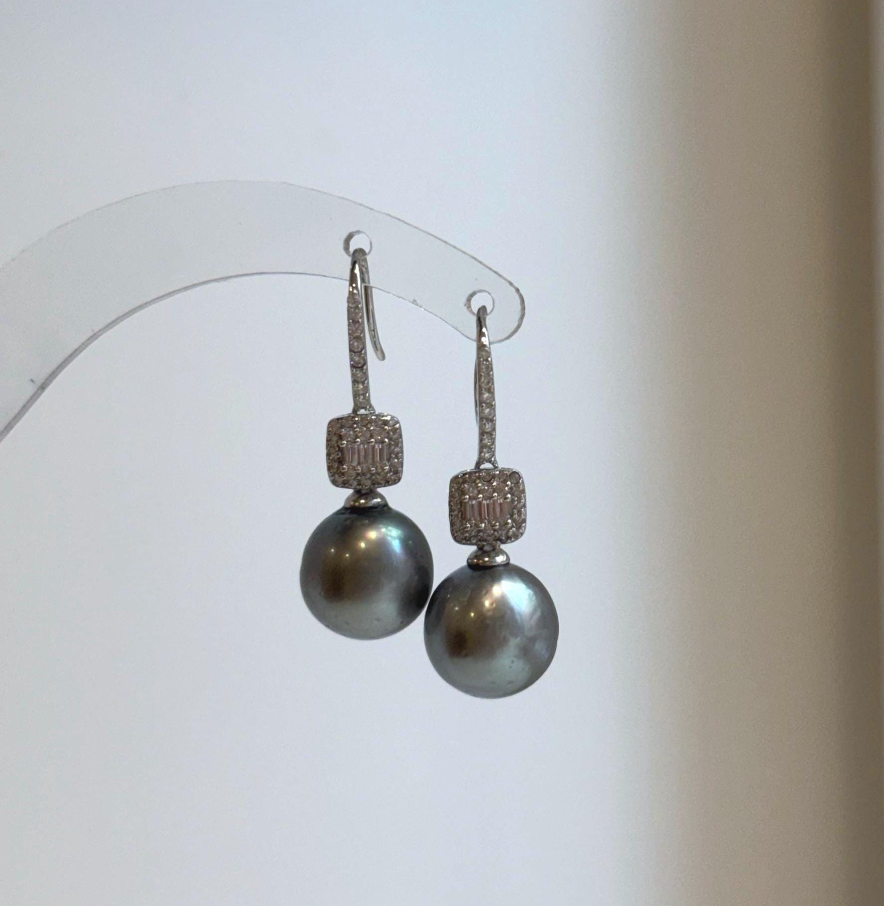 Elly’s 11.1mm Tahitian Platinum ocean Pearls Earrings hooks: Extreme luster Mirrored, 3.1cm high, S925 silver cool fancy earrings.