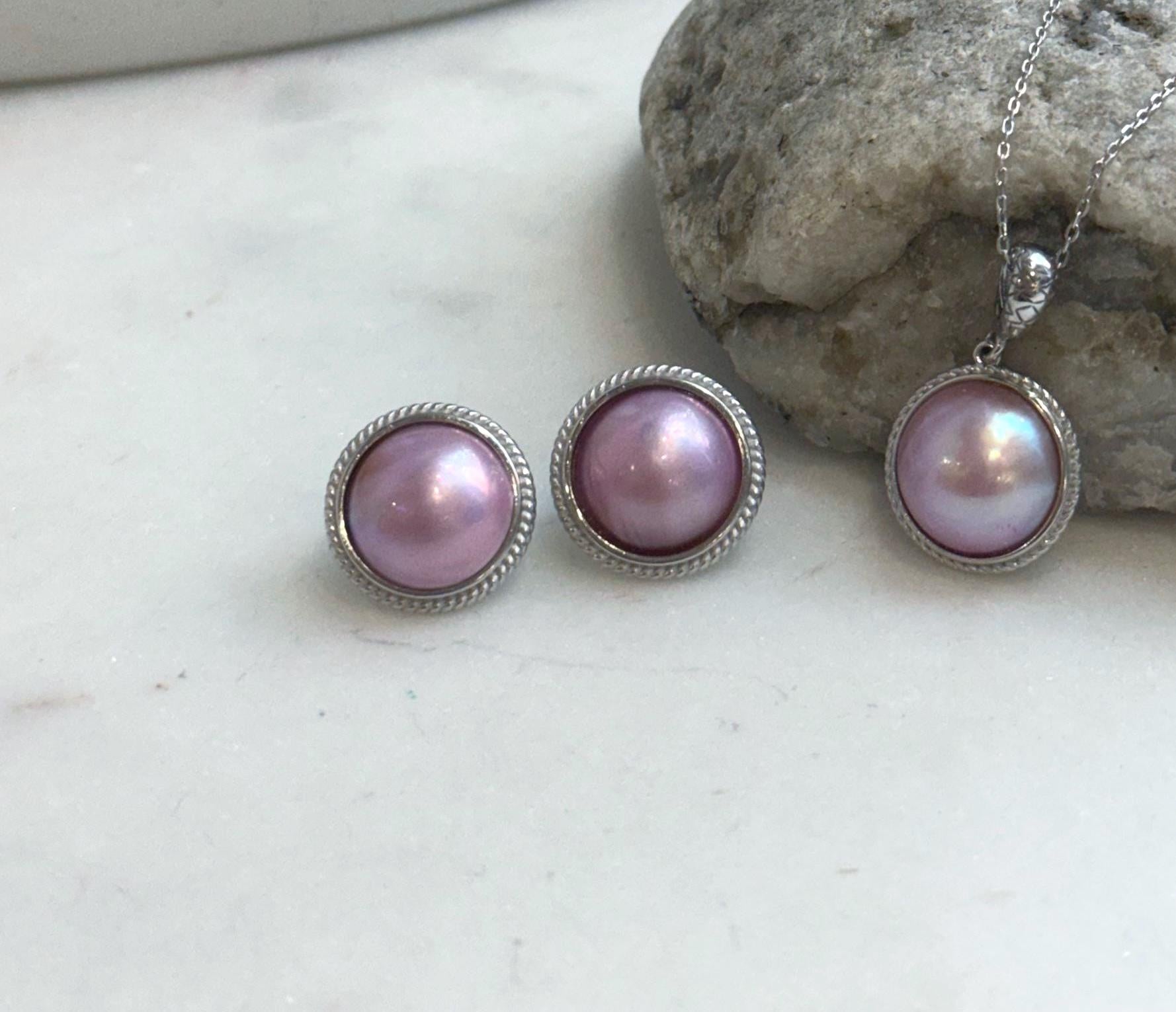 Pink iridescent Ocean Mabe pearl jewelry set in S925 silver.