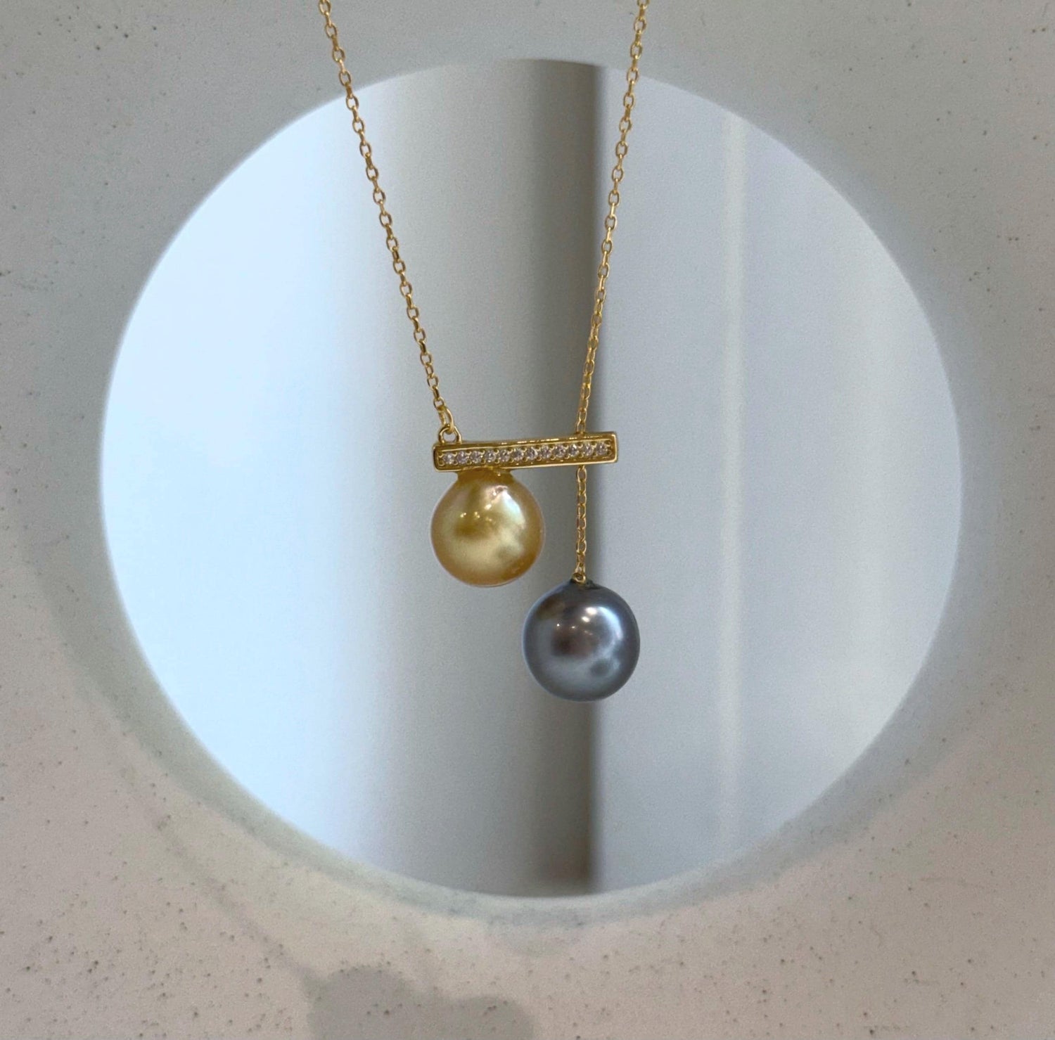 Elly’s Double 9.3-9.7mm South sea golden Tahitian ocean Pearls pendants chain set: Extreme luster, S925 silver chain set, 1.5cm wide.
