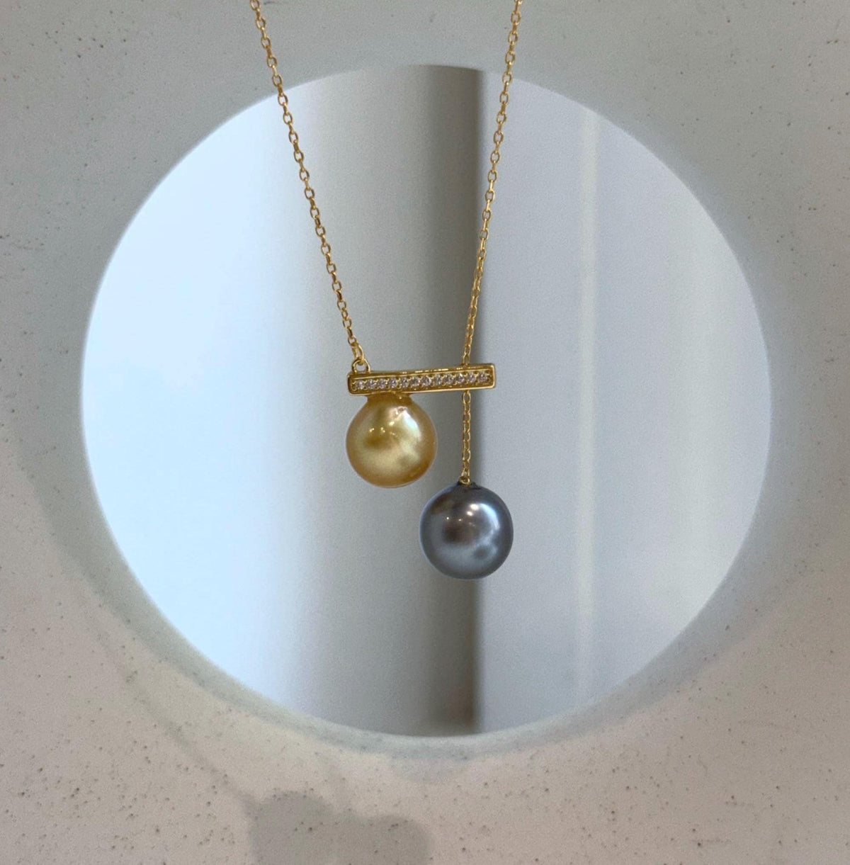 Elly’s Double 9.3-9.7mm South sea golden Tahitian ocean Pearls pendants chain set: Extreme luster, S925 silver chain set, 1.5cm wide.