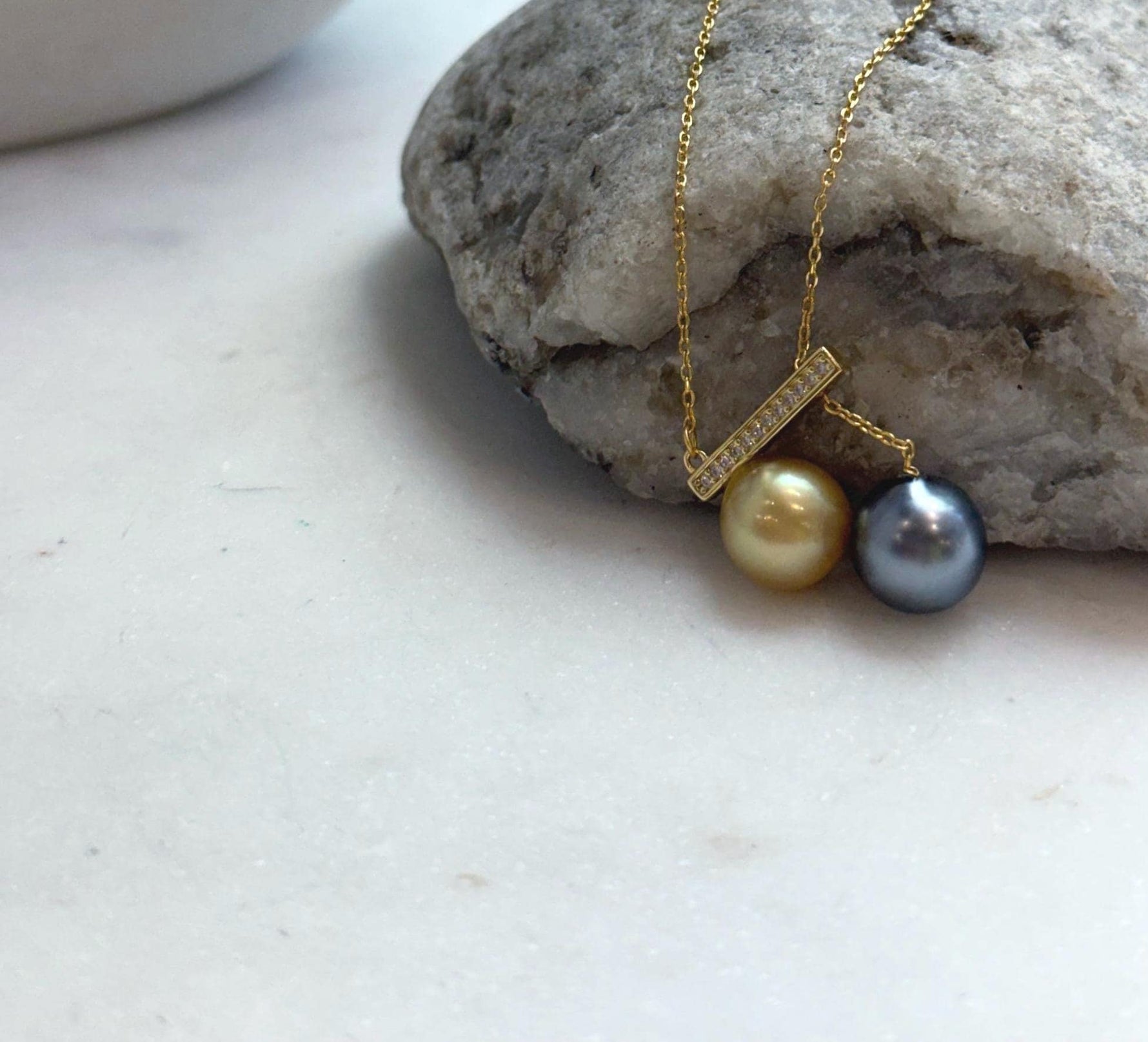 Elly’s Double 9.3-9.7mm South sea golden Tahitian ocean Pearls pendants chain set: Extreme luster, S925 silver chain set, 1.5cm wide.