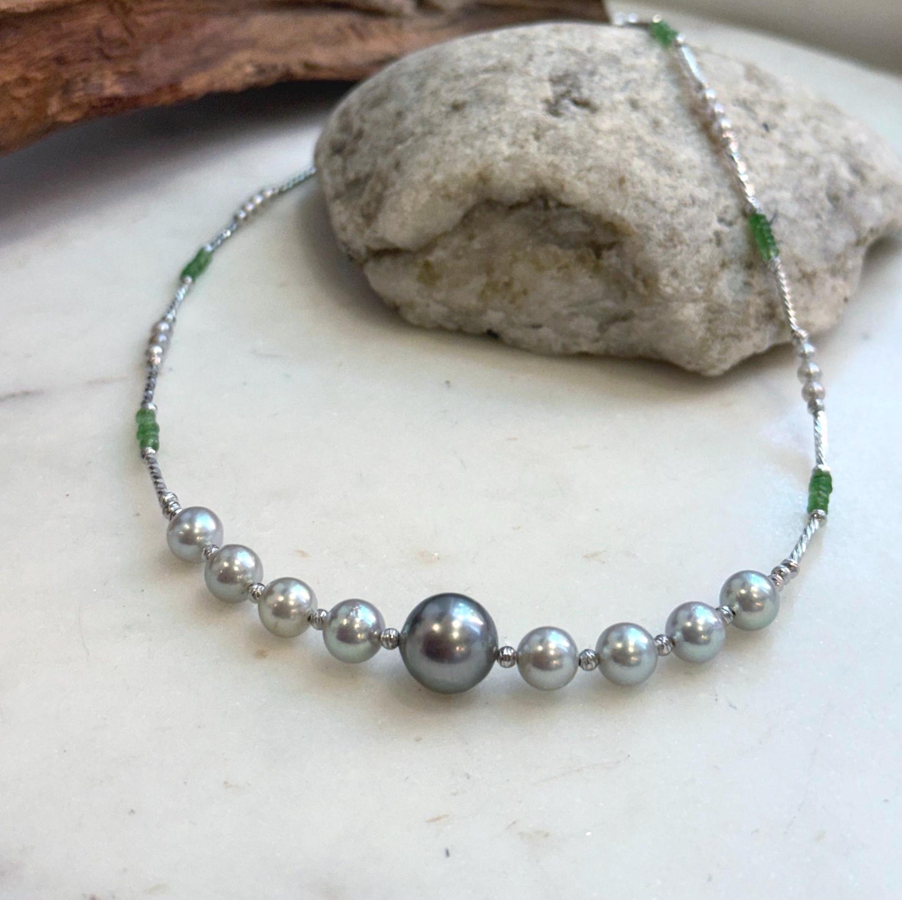 Elly’s Akoya Tahitian ocean pearls Designed Necklace: Extreme luster mirrored, S925 silver Tsavorite necklace, to 19.7”.