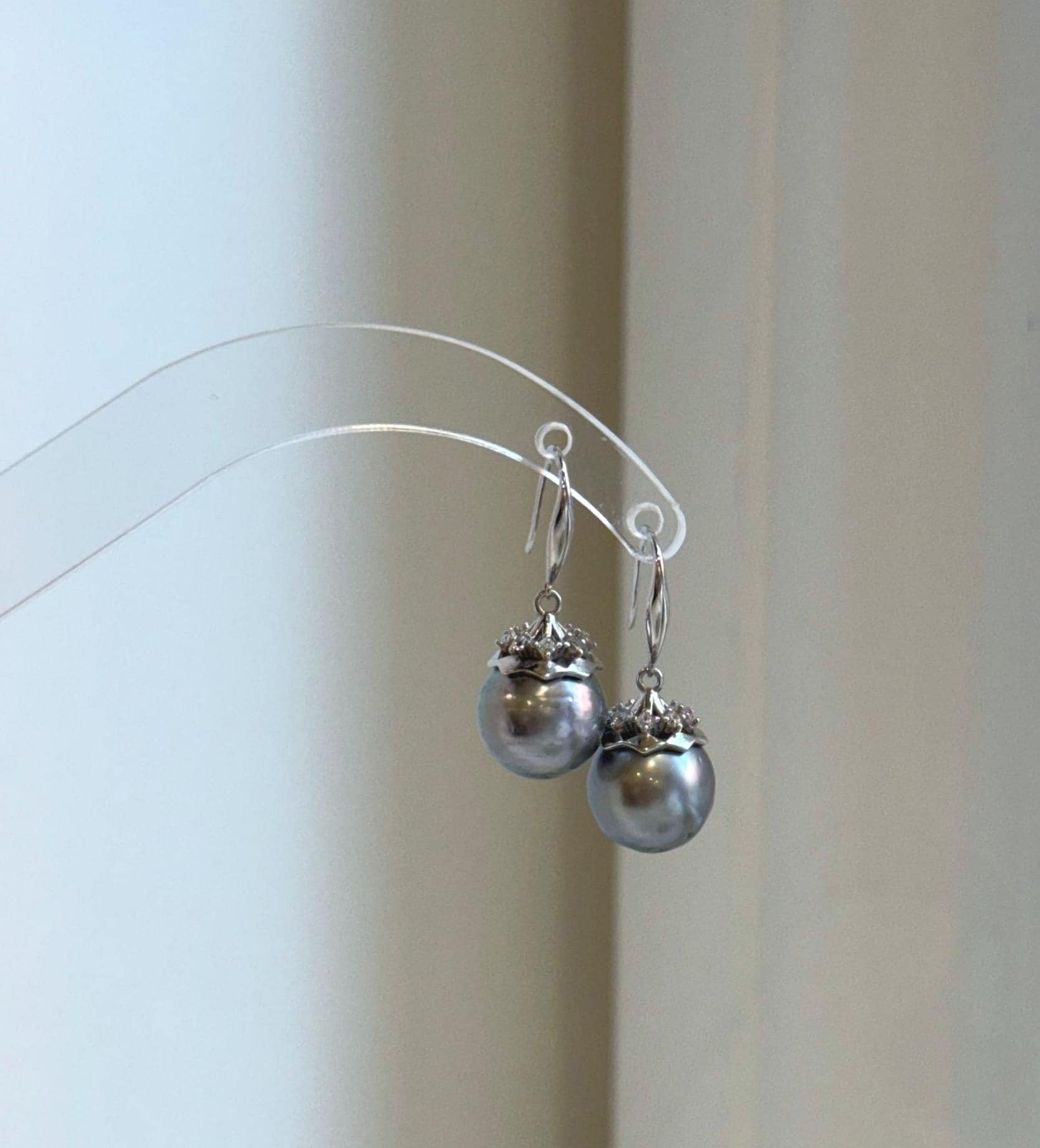 Elly’s 11.1mm Tahitian Platinum ocean Pearls Earrings hooks: Extreme luster Mirrored, 2.7cm high, S925 silver cool fancy earrings.