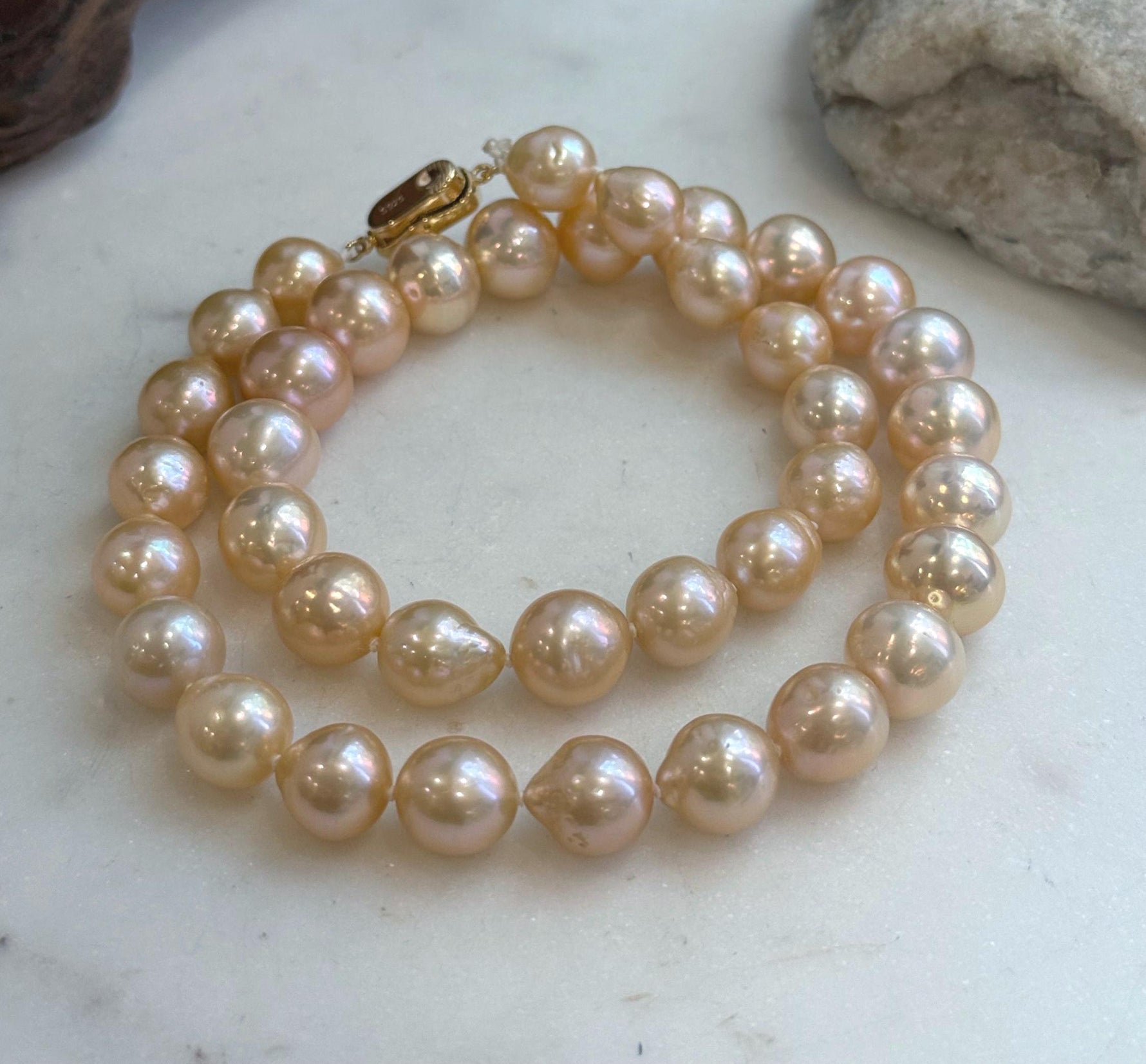 Hand knotted Edison pearl strand