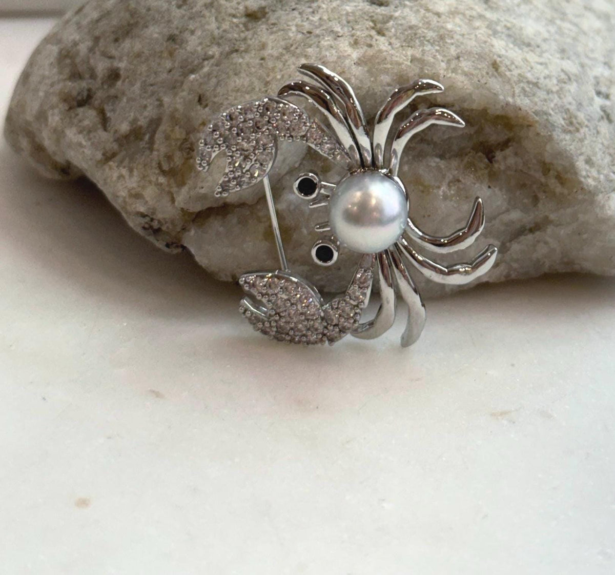 Elly’s 8.9mm Akoya ocean pearl Crab brooch: Extreme luster mirrored, 3.7x3cm, no chain.