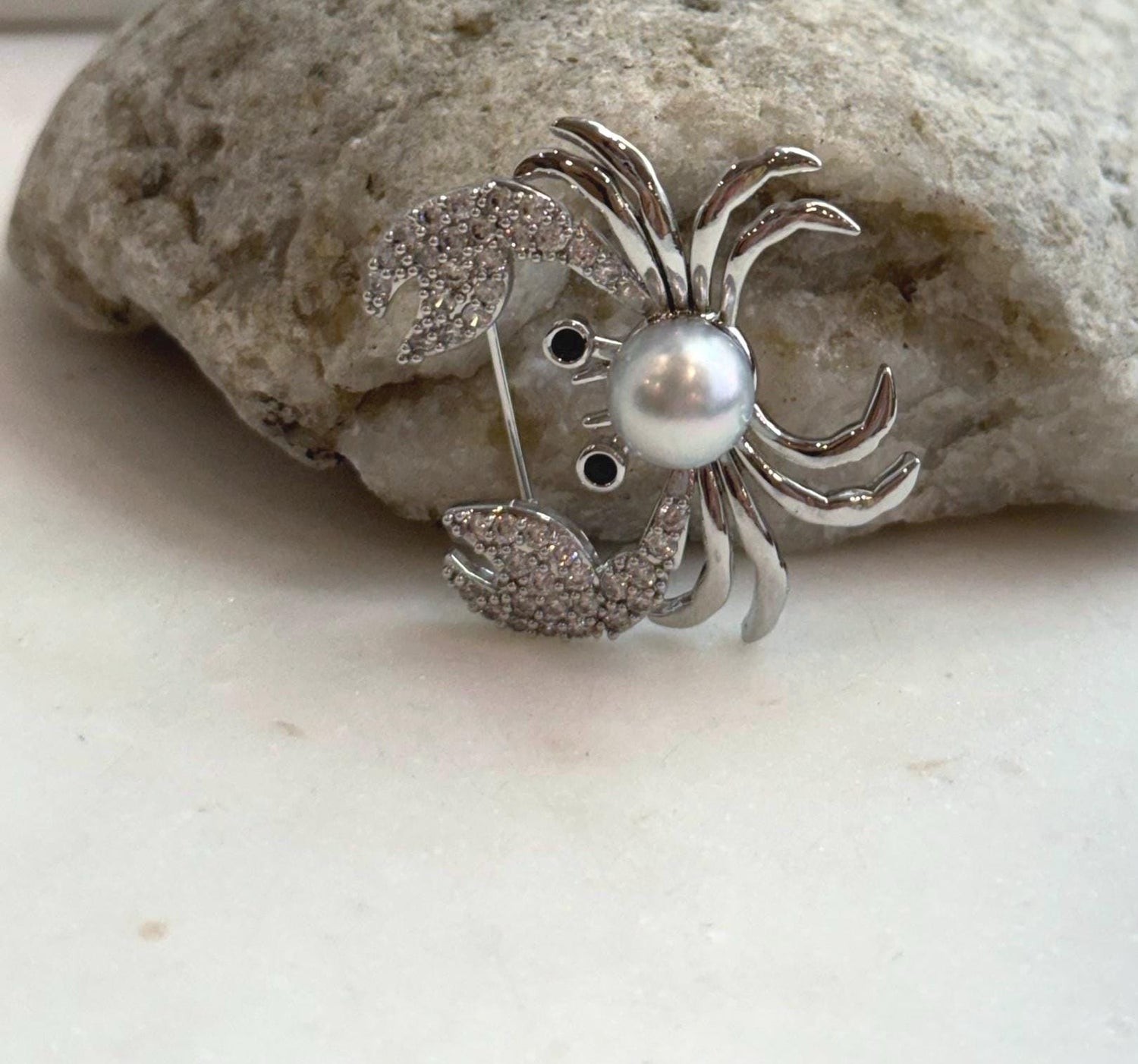Elly’s 8.9mm Akoya ocean pearl Crab brooch: Extreme luster mirrored, 3.7x3cm, no chain.