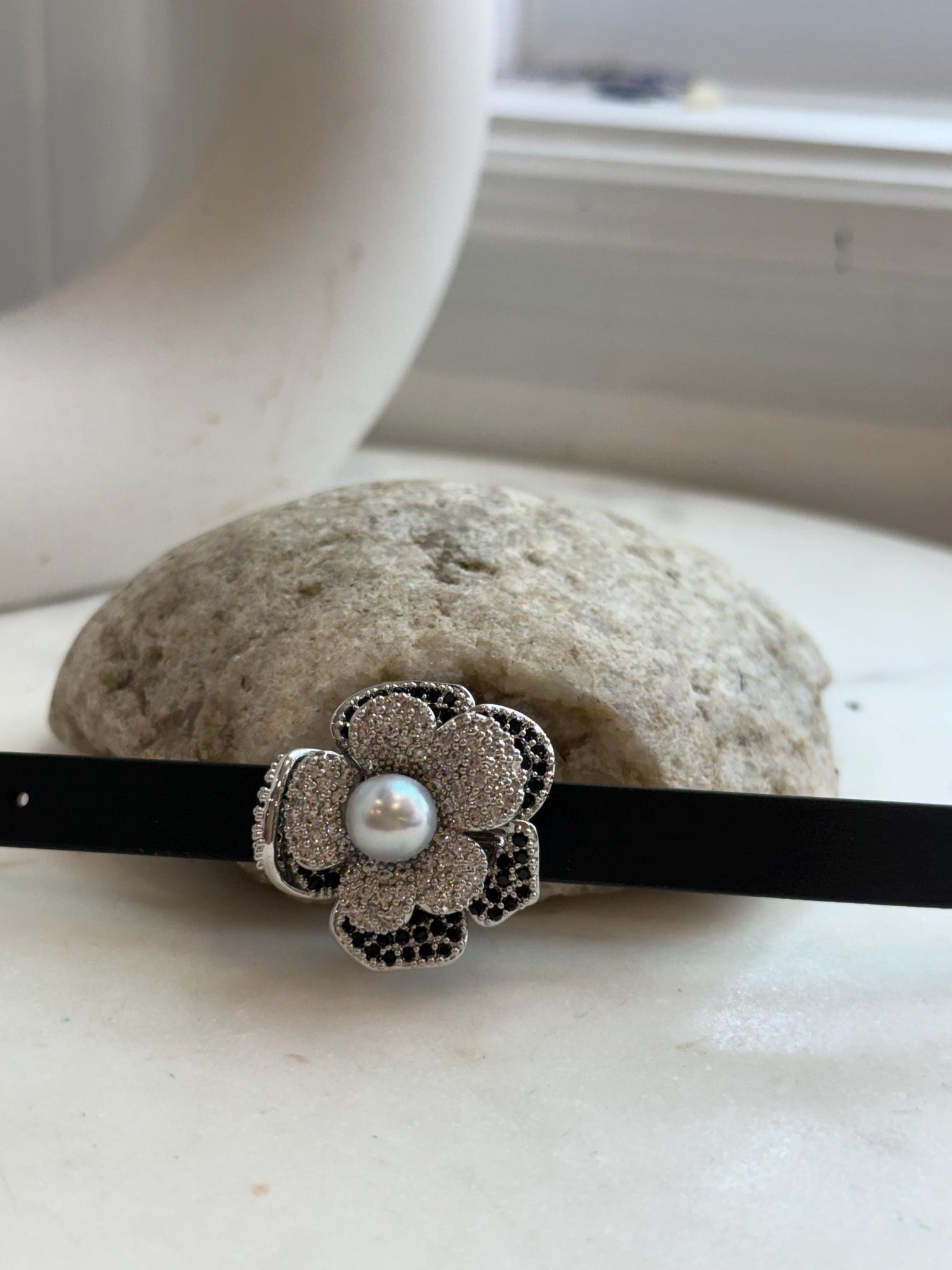 Elly’s Akoya Ocean Pearl Genius Leather Strap Bracelet brooch 2in1: 8.6mm, extreme luster mirrored, for 5.7”- 7.3” wrist