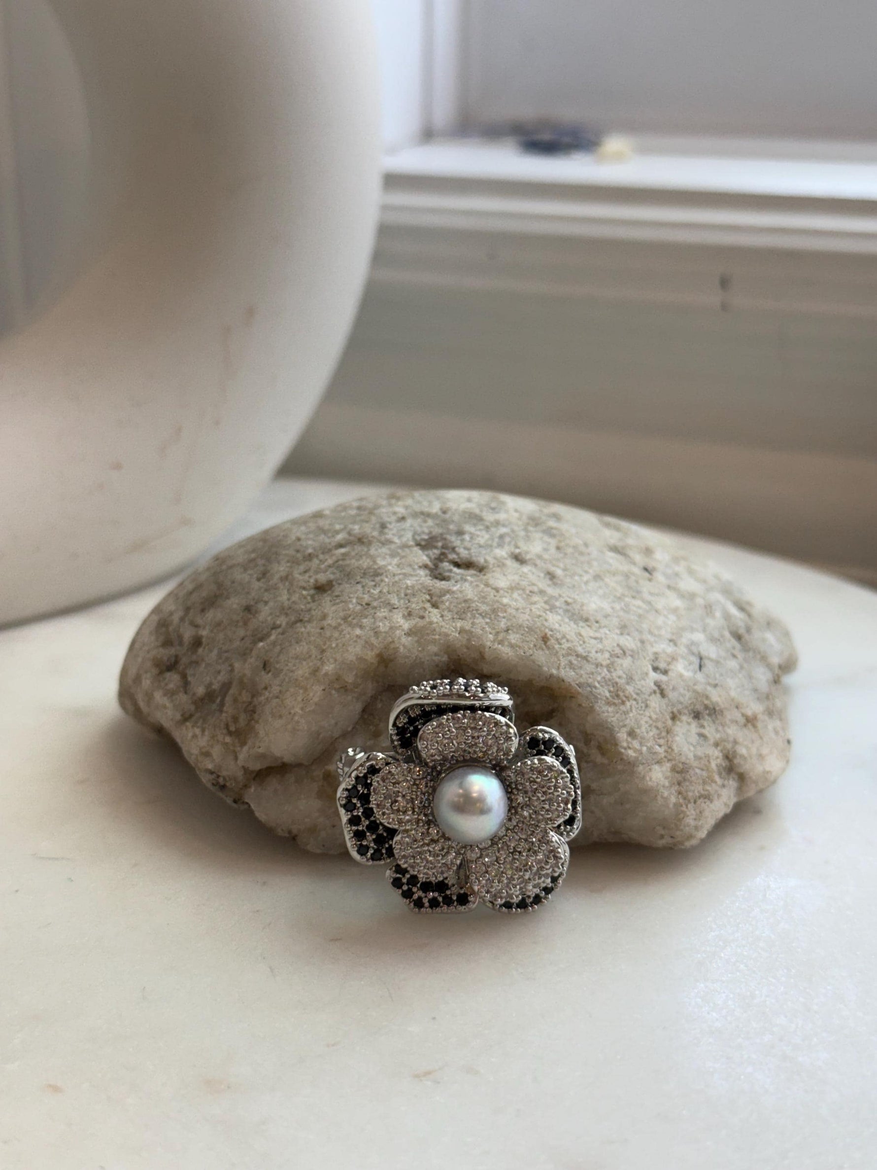 Elly’s Akoya Ocean Pearl Genius Leather Strap Bracelet brooch 2in1: 8.6mm, extreme luster mirrored, for 5.7”- 7.3” wrist